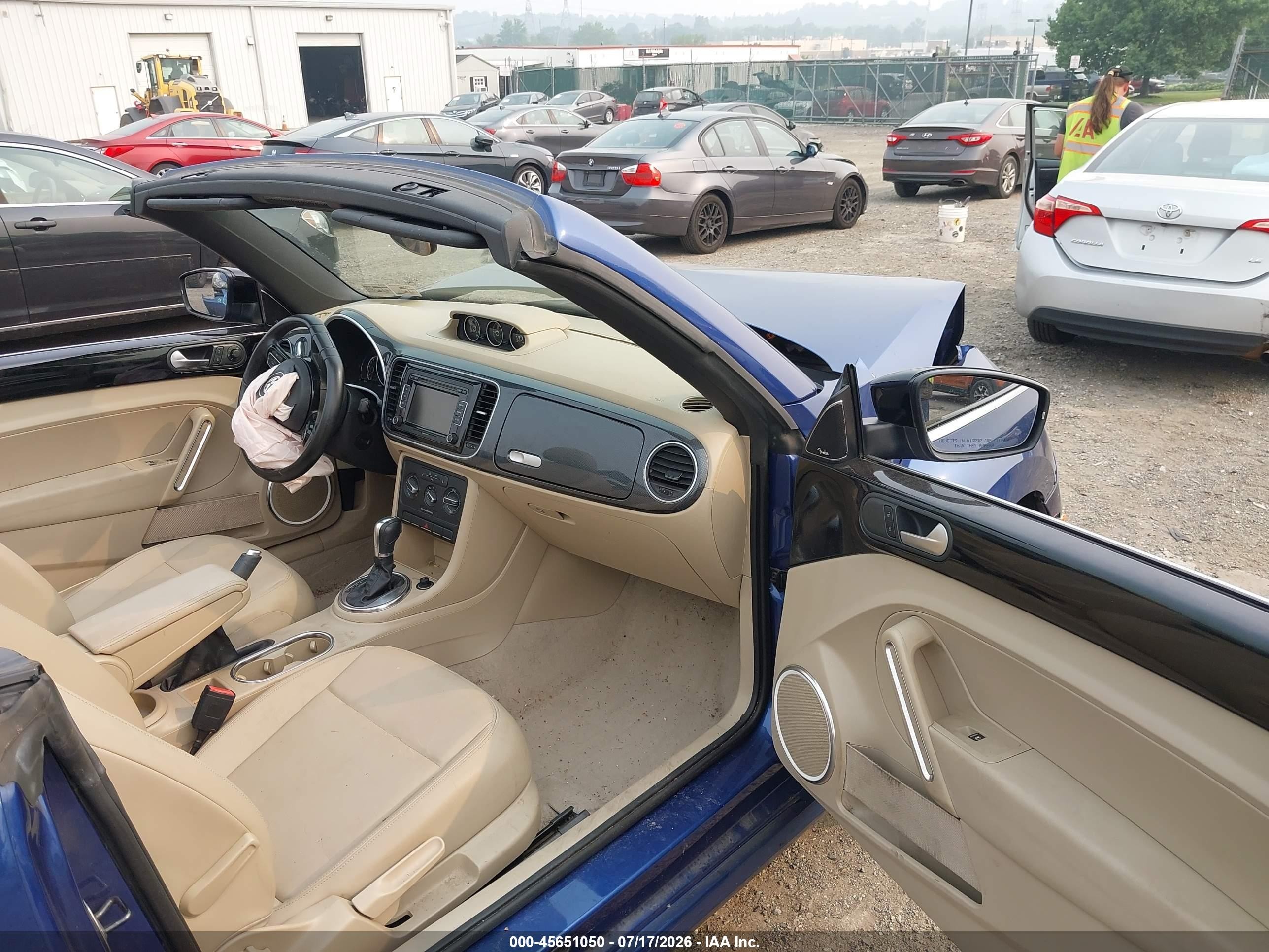 2013 Volkswagen Beetle 2.0t Blue vin: 3VW7T7ATXDM830766