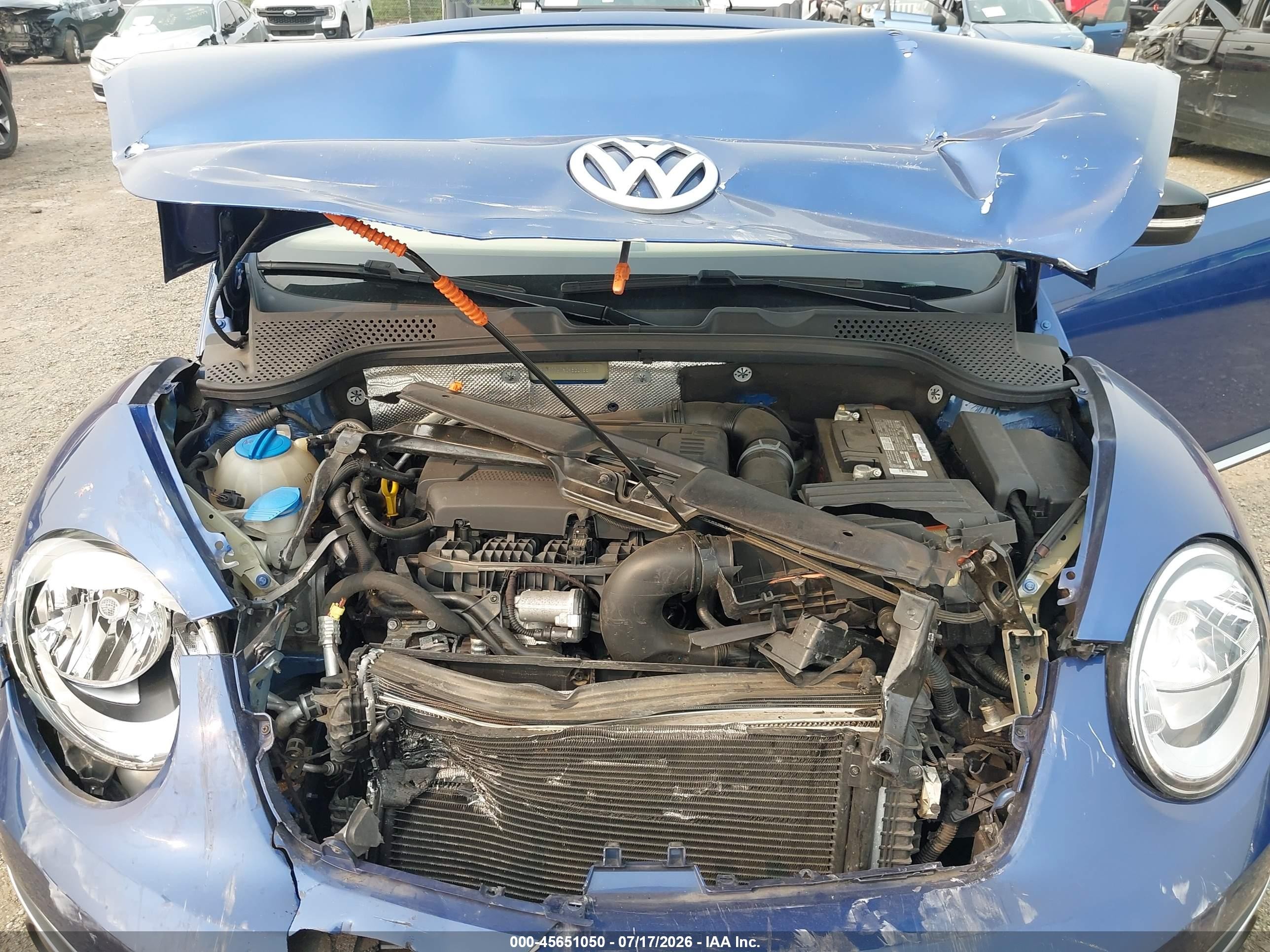 2013 Volkswagen Beetle 2.0t Blue vin: 3VW7T7ATXDM830766