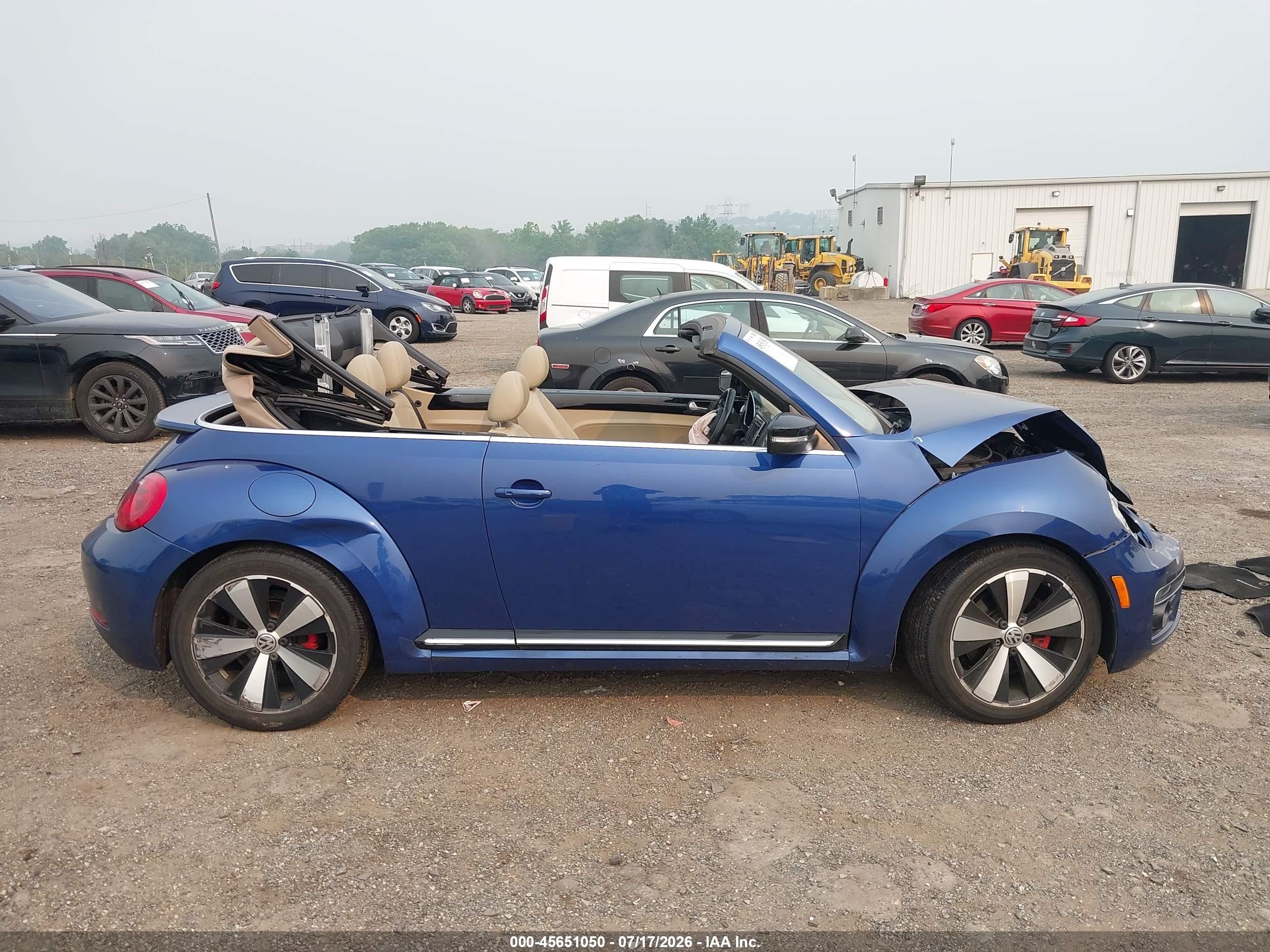 2013 Volkswagen Beetle 2.0t Blue vin: 3VW7T7ATXDM830766