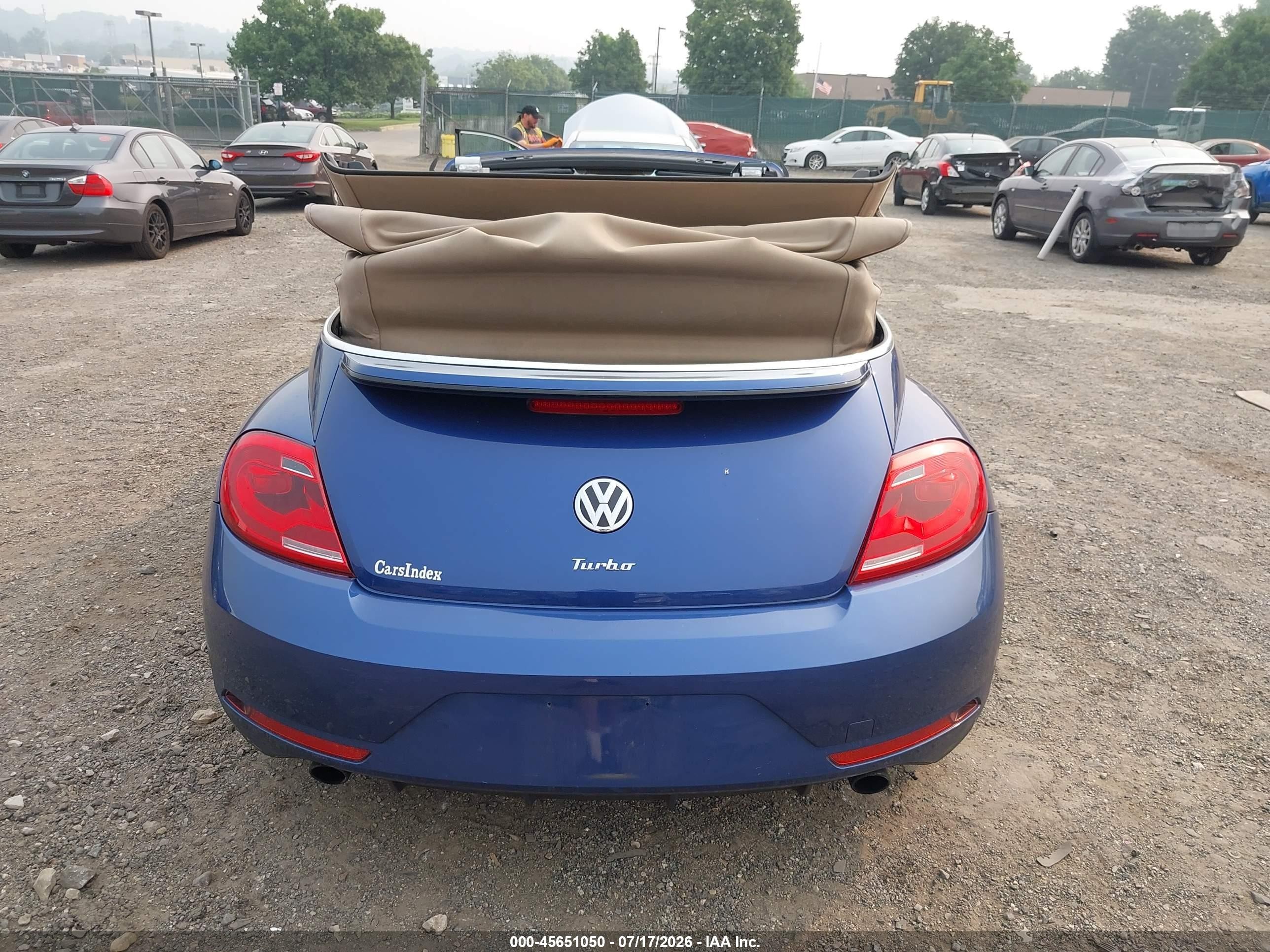 2013 Volkswagen Beetle 2.0t Blue vin: 3VW7T7ATXDM830766