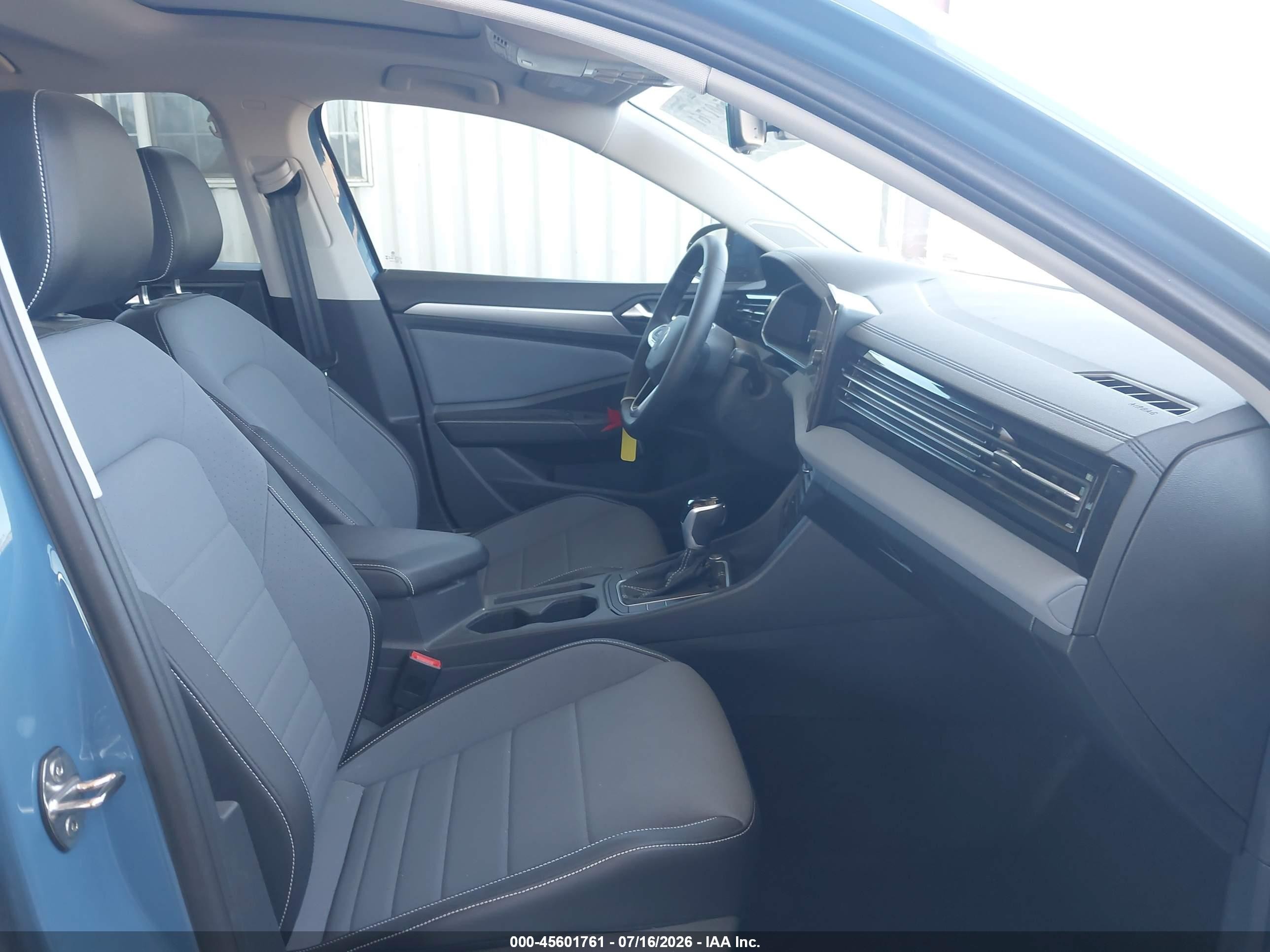 2025 Volkswagen Jetta 1.5t Se Синий vin: 3VW7X7BUXSM105161