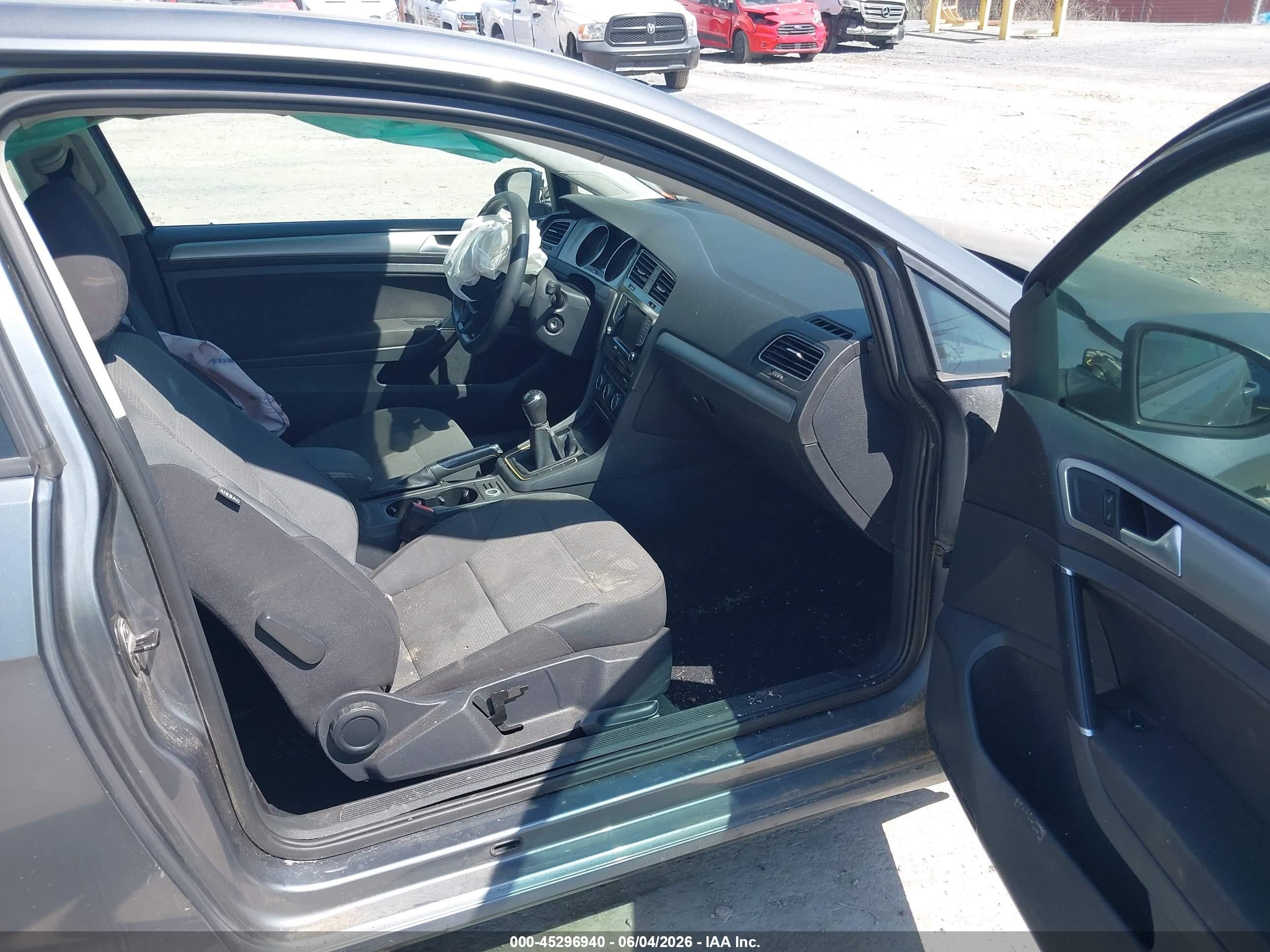 2015 Volkswagen Golf Launch Edition 2-door Gray vin: 3VW817AUXFM023637