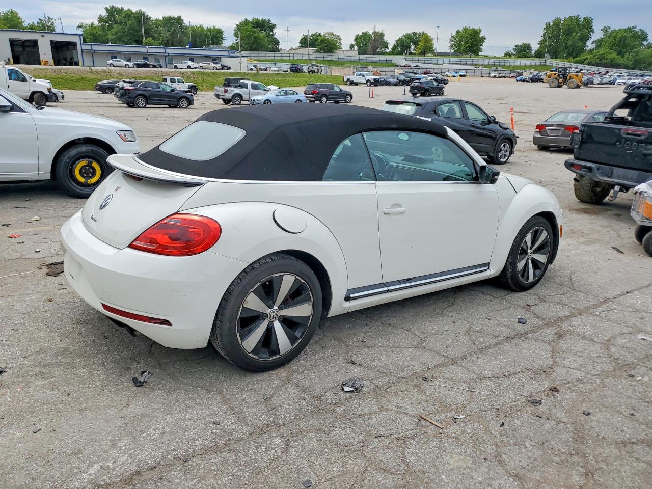 2013 Volkswagen Beetle Turbo White vin: 3VW8T7AT4DM831576