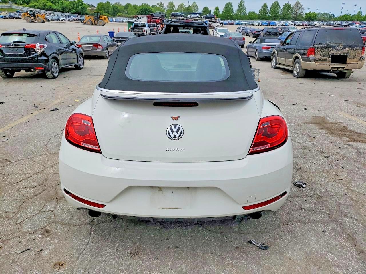 2013 Volkswagen Beetle Turbo White vin: 3VW8T7AT4DM831576