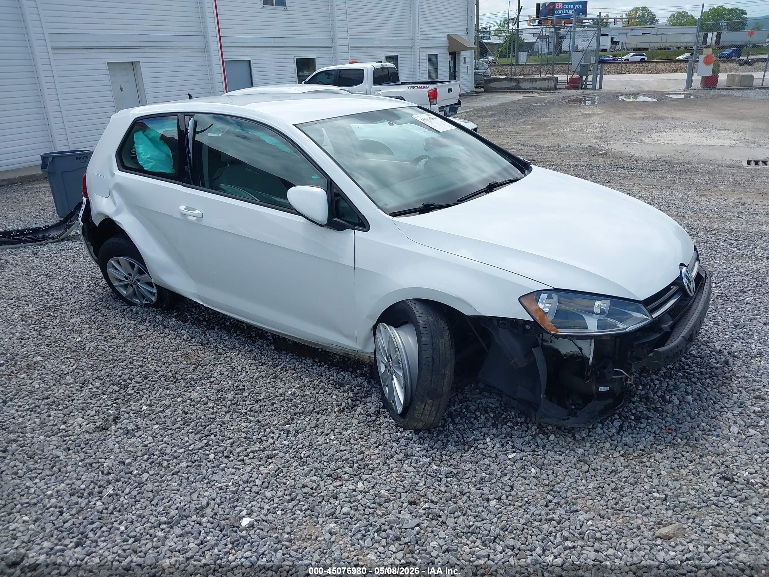 2015 Volkswagen Golf Tsi S 2-door White vin: 3VW917AU3FM078726
