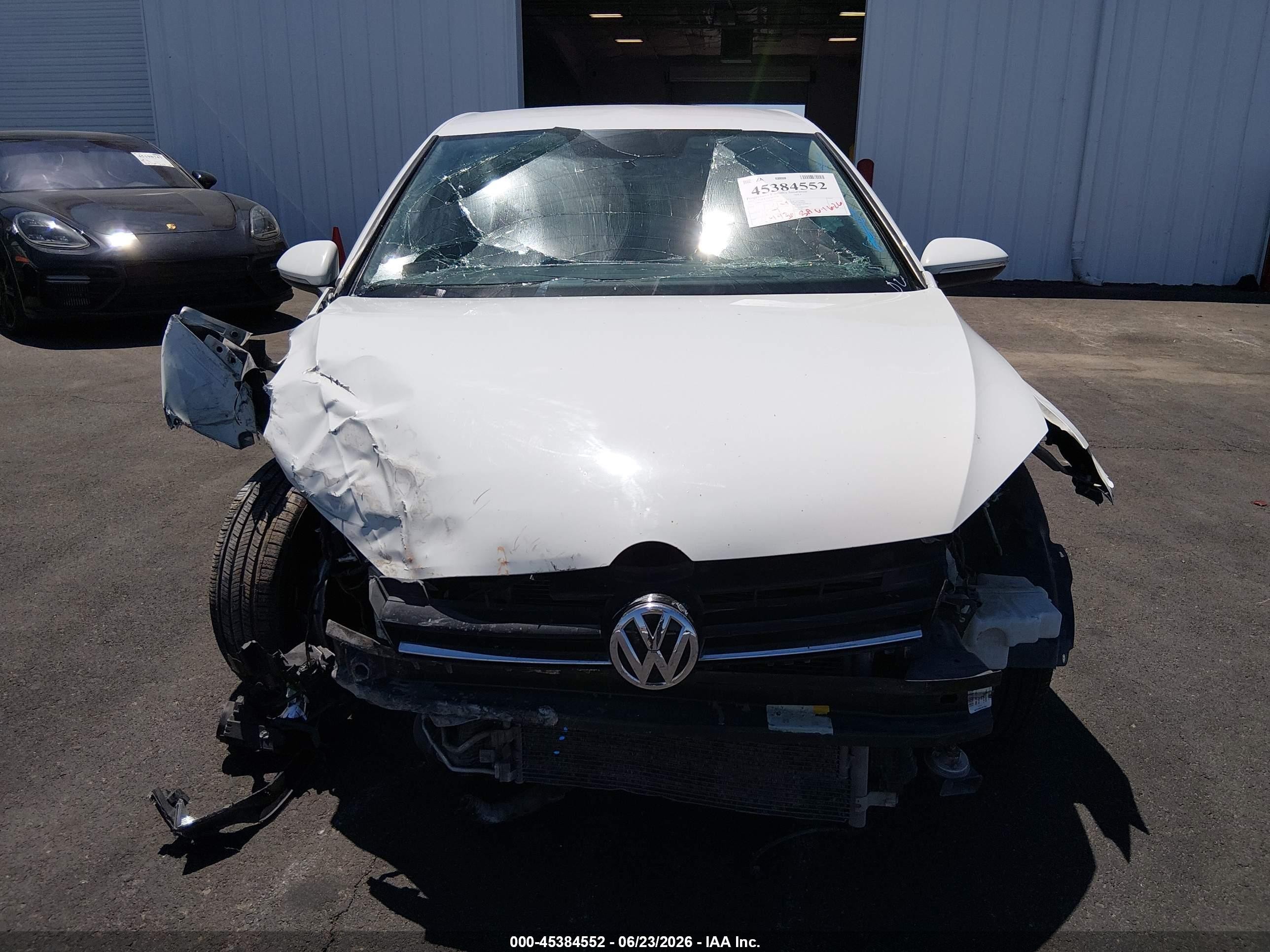 2015 Volkswagen Golf Tsi S 2-door Белый vin: 3VW917AU5FM063337