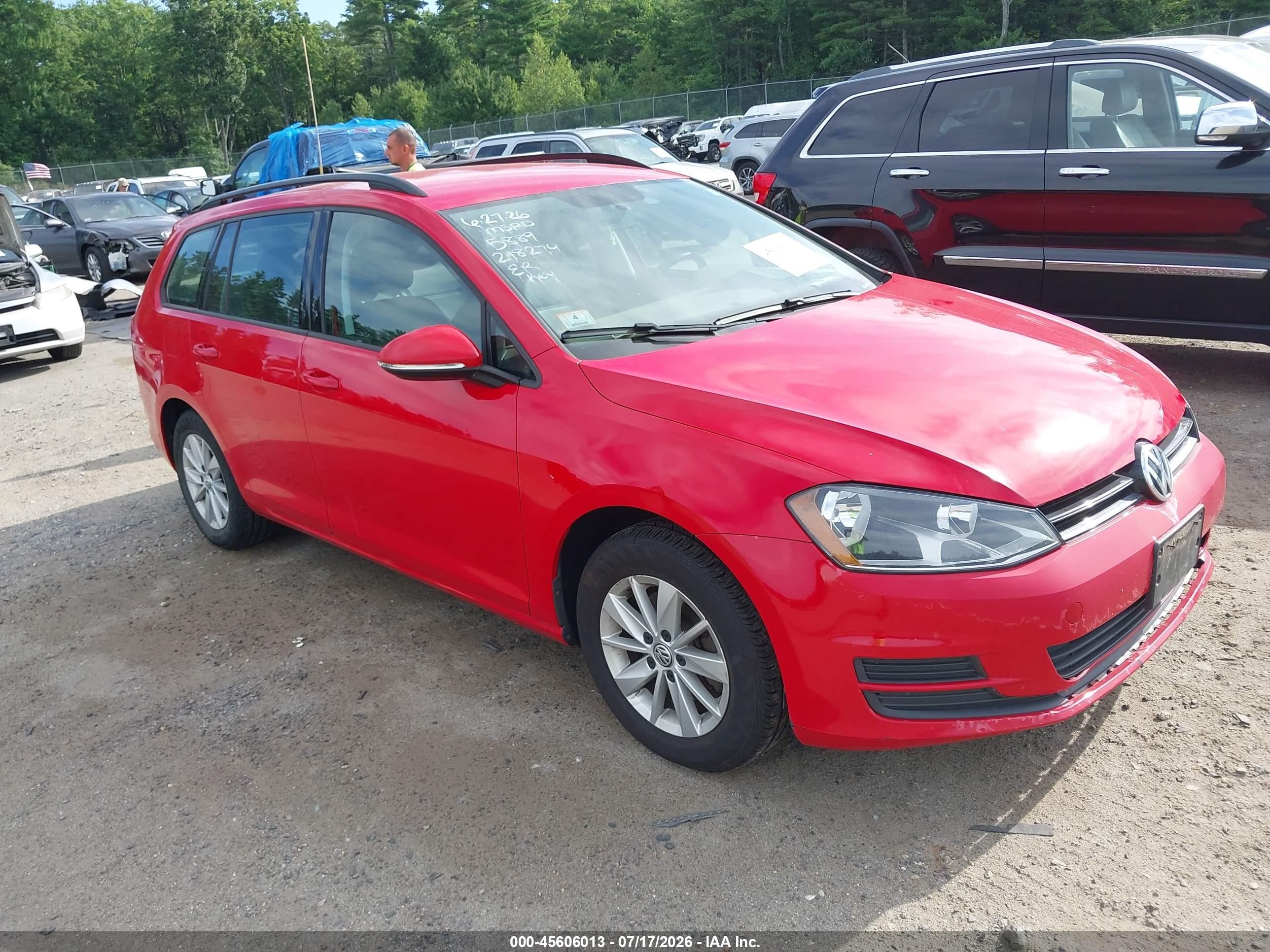 2015 Volkswagen Golf Sportwagen Tsi S 4-door Red vin: 3VWA17AU2FM505889