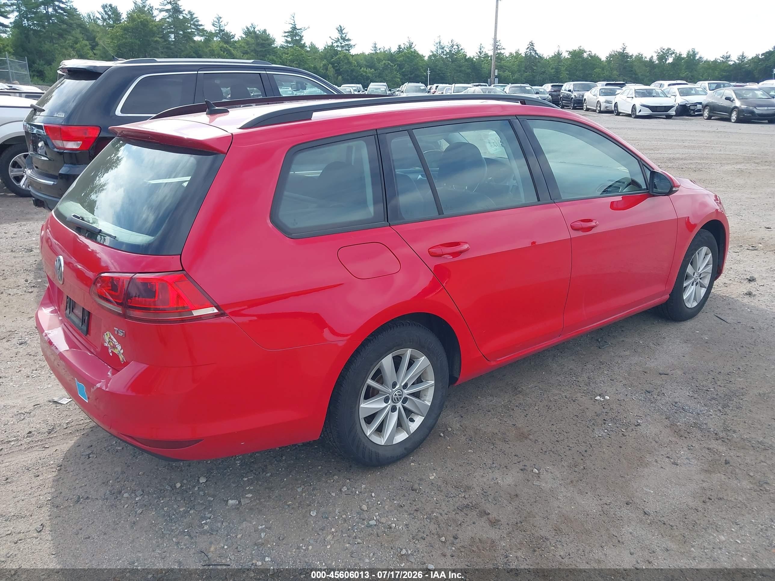 2015 Volkswagen Golf Sportwagen Tsi S 4-door Red vin: 3VWA17AU2FM505889