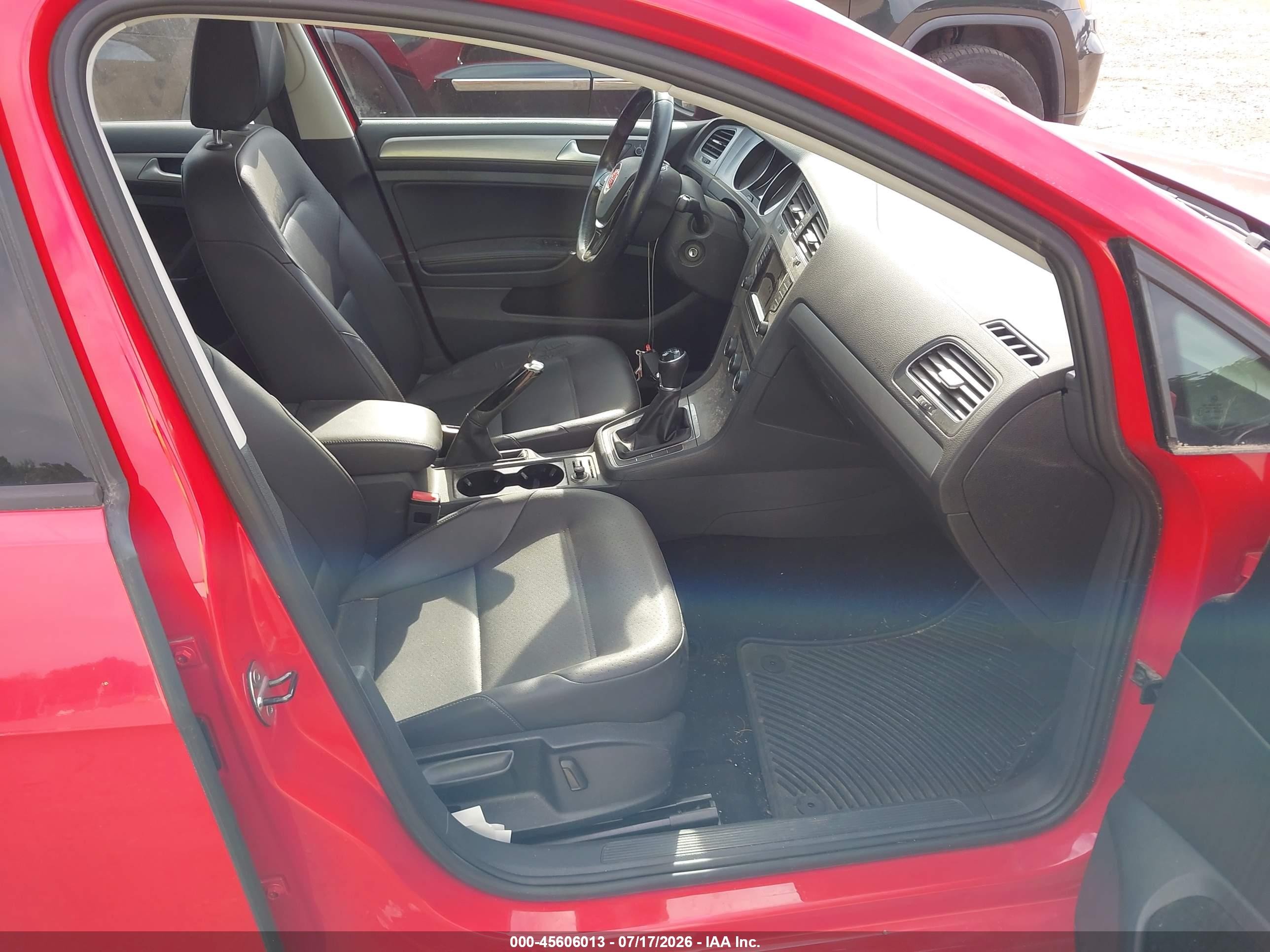 2015 Volkswagen Golf Sportwagen Tsi S 4-door Red vin: 3VWA17AU2FM505889