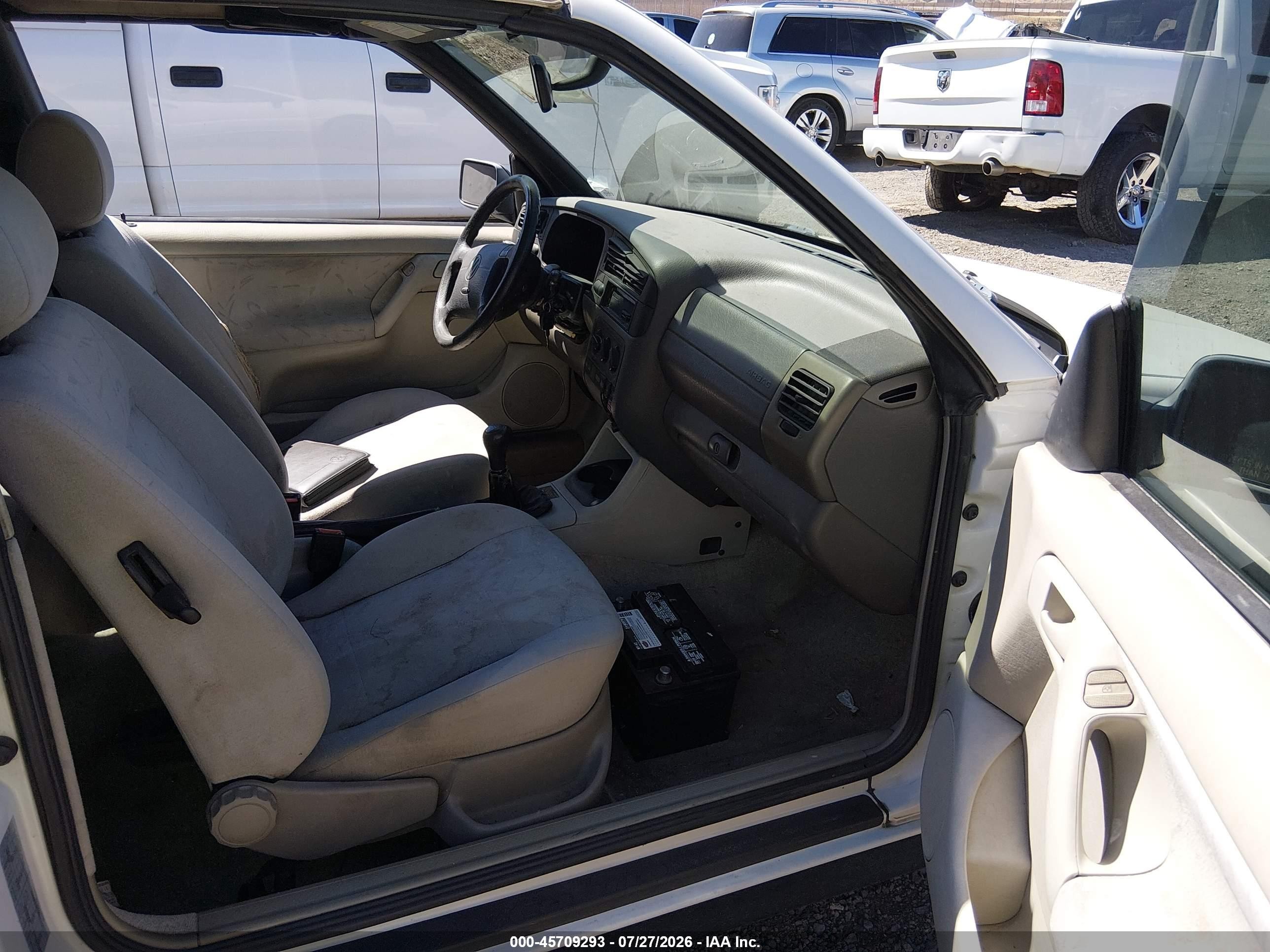 1997 Volkswagen Cabrio   Белый vin: 3VWAA81E9VM806625