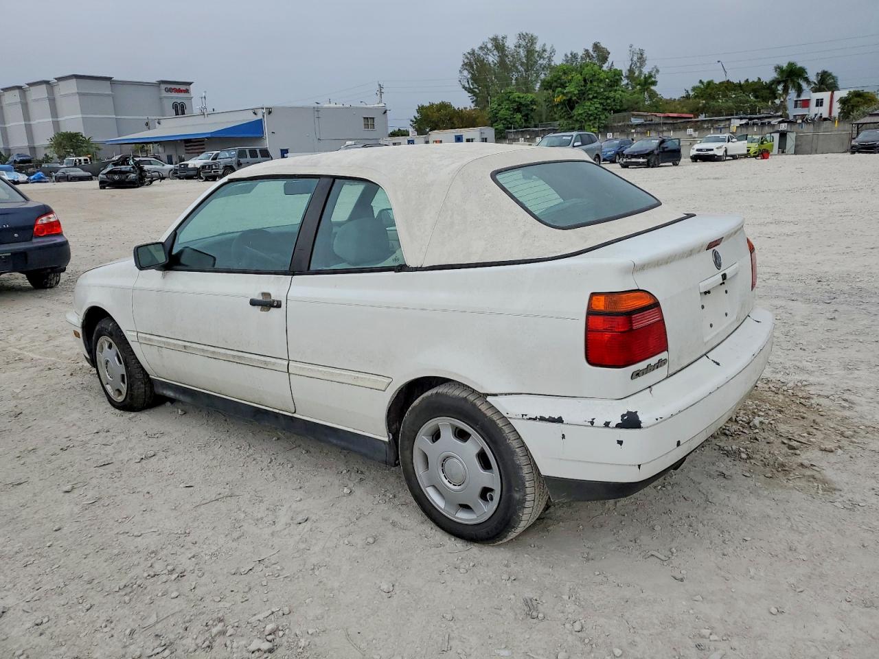1998 Volkswagen Cabrio White vin: 3VWAA81EXWM808675