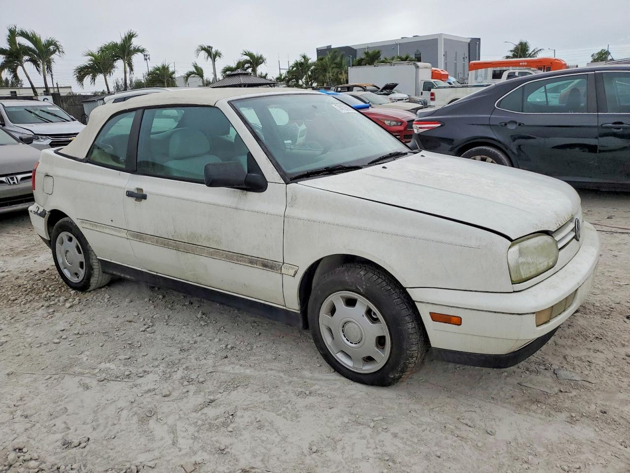 1998 Volkswagen Cabrio White vin: 3VWAA81EXWM808675