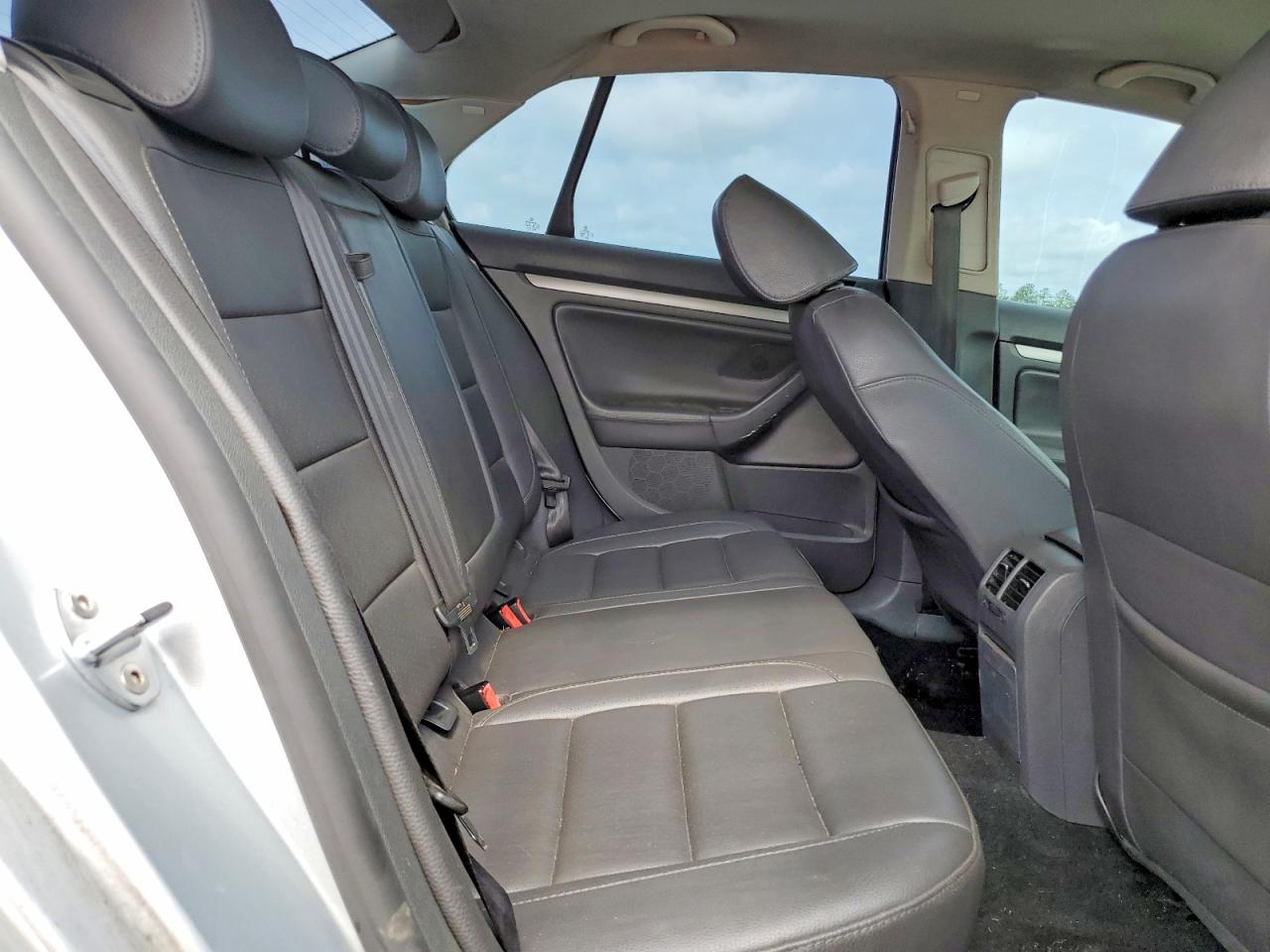 2009 Volkswagen Jetta Tdi Silver vin: 3VWAL71K19M051115