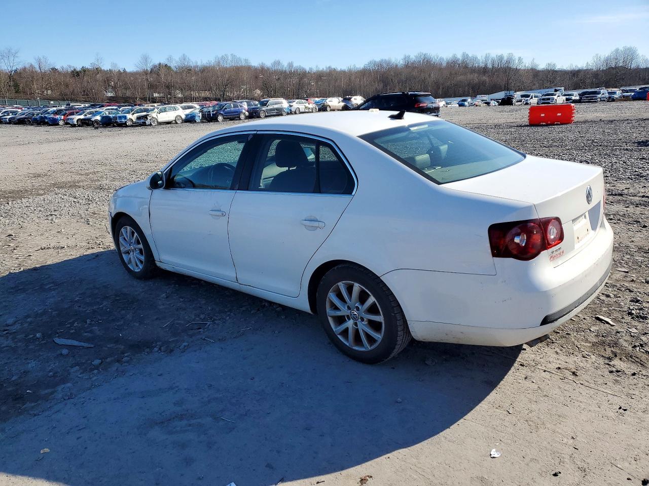 2009 Volkswagen Jetta White vin: 3VWAL7AJ7AM028918
