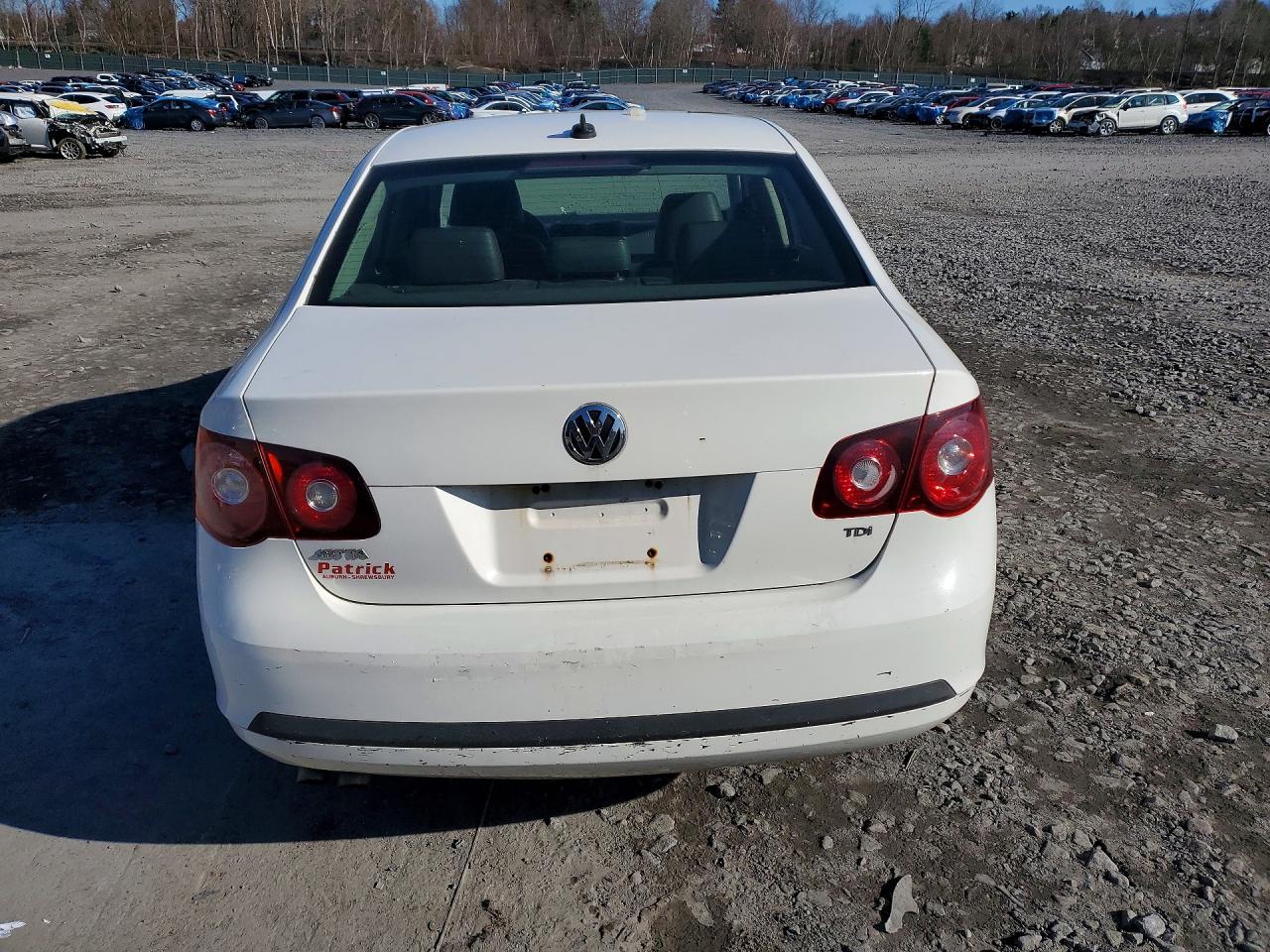 2009 Volkswagen Jetta White vin: 3VWAL7AJ7AM028918