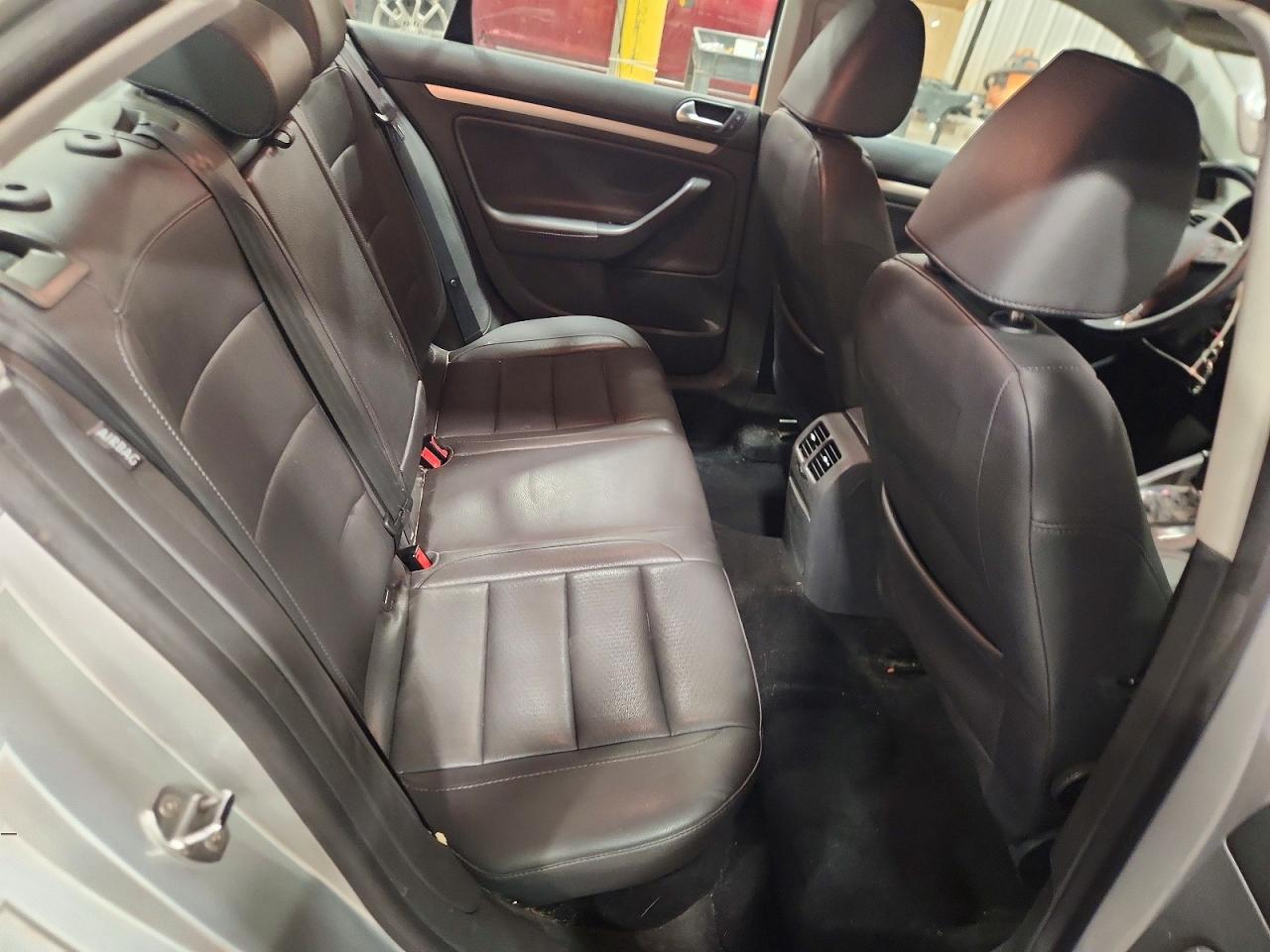 2009 Volkswagen Jetta Tdi Silver vin: 3VWAL81K49M141641