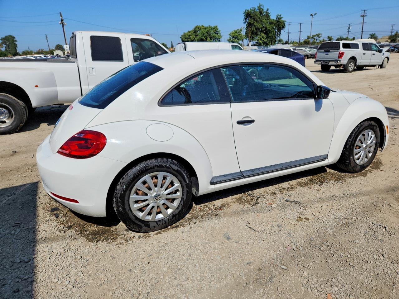 2012 Volkswagen Beetle White vin: 3VWAP7AT5CM648532