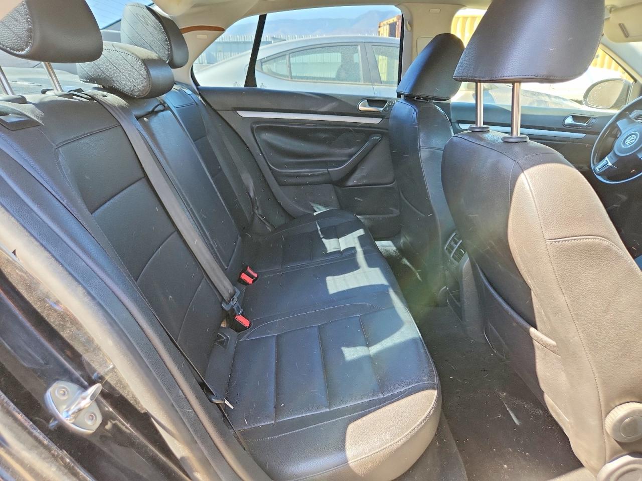 2010 Volkswagen Jetta Limited Черный vin: 3VWAX7AJ0AM113118