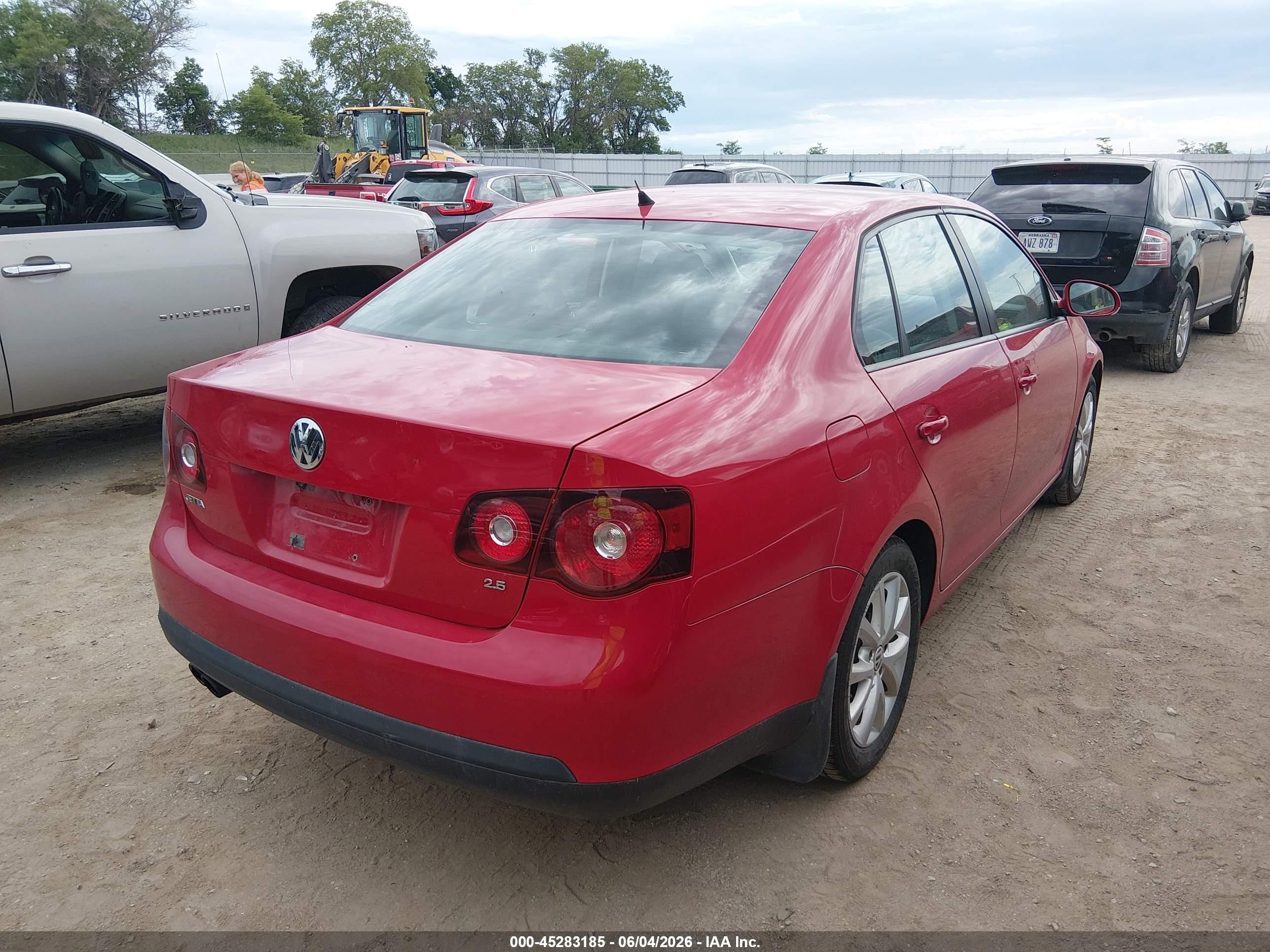 2010 Volkswagen Jetta Limited Edition Red vin: 3VWAX7AJ1AM109837
