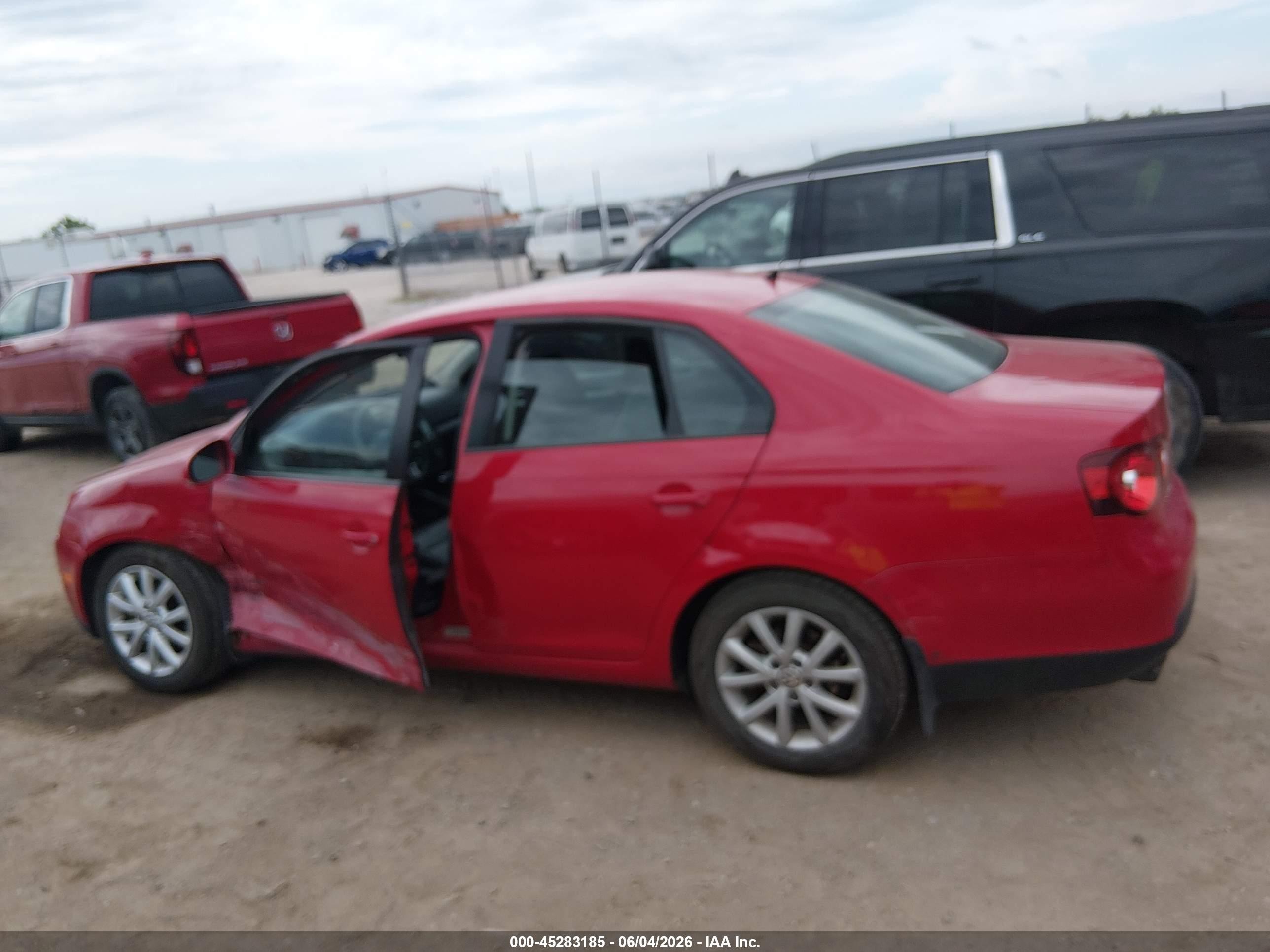 2010 Volkswagen Jetta Limited Edition Red vin: 3VWAX7AJ1AM109837