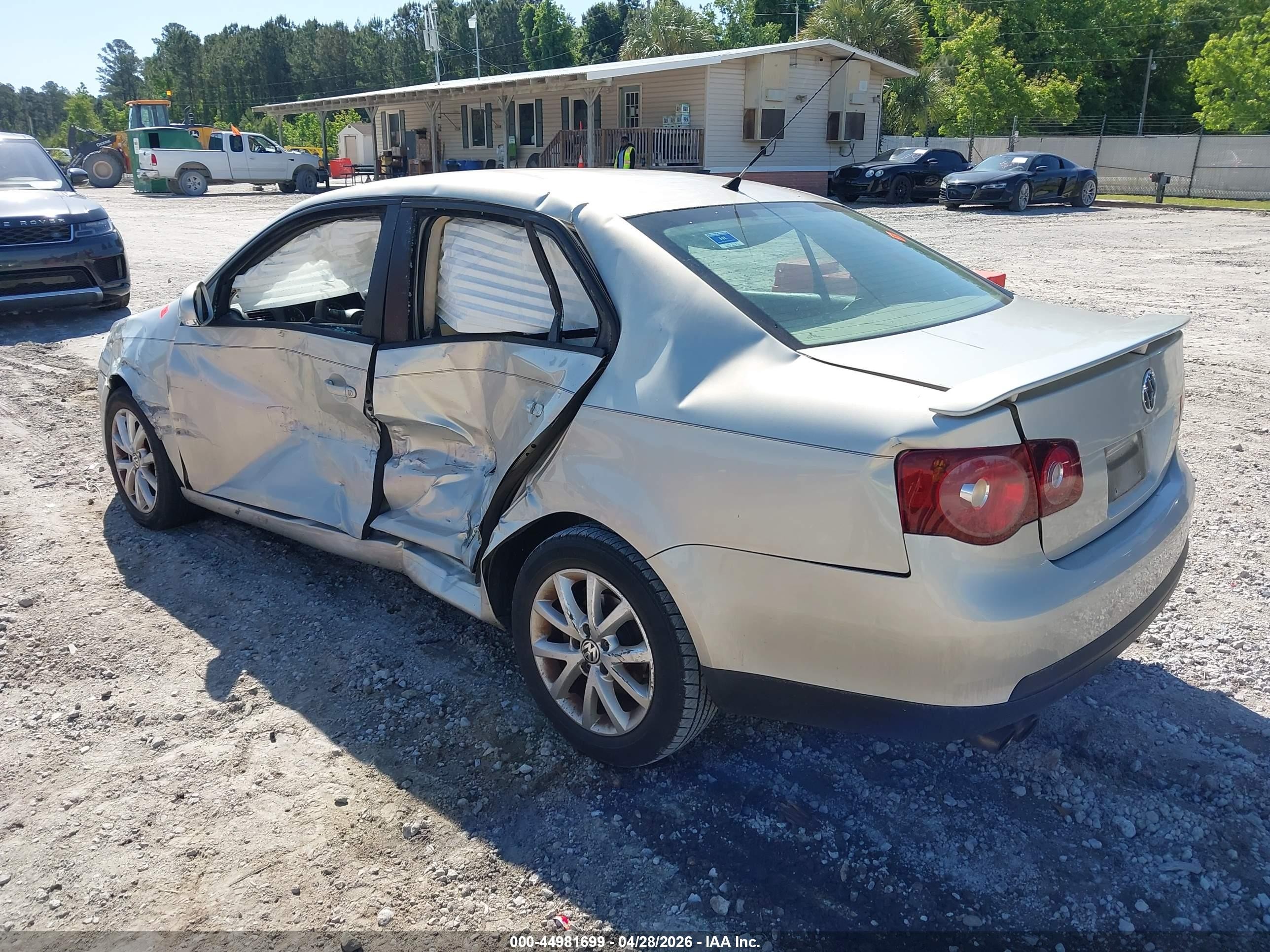 2010 Volkswagen Jetta Limited Edition Silver vin: 3VWAX7AJ2AM154222