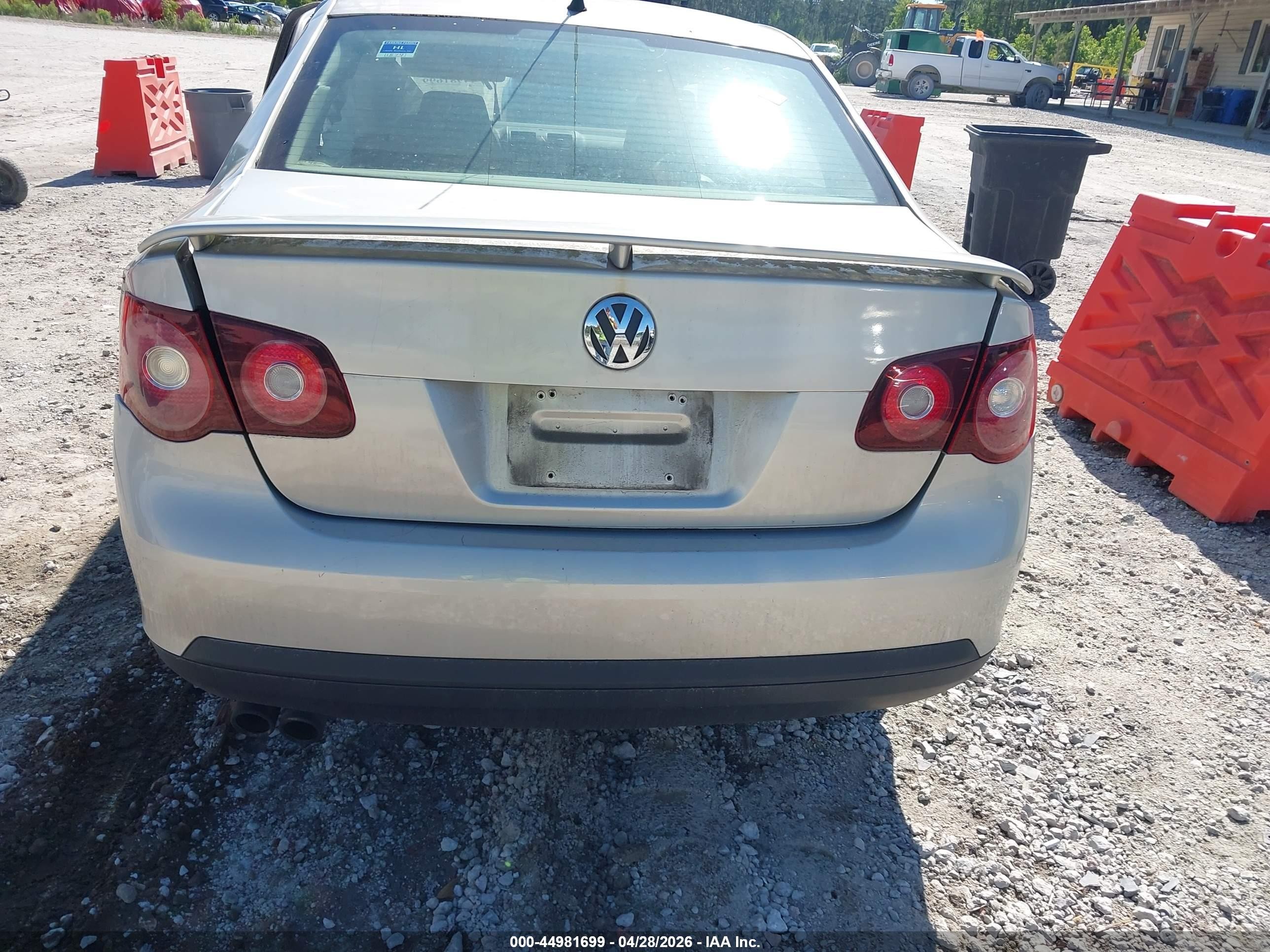 2010 Volkswagen Jetta Limited Edition Silver vin: 3VWAX7AJ2AM154222