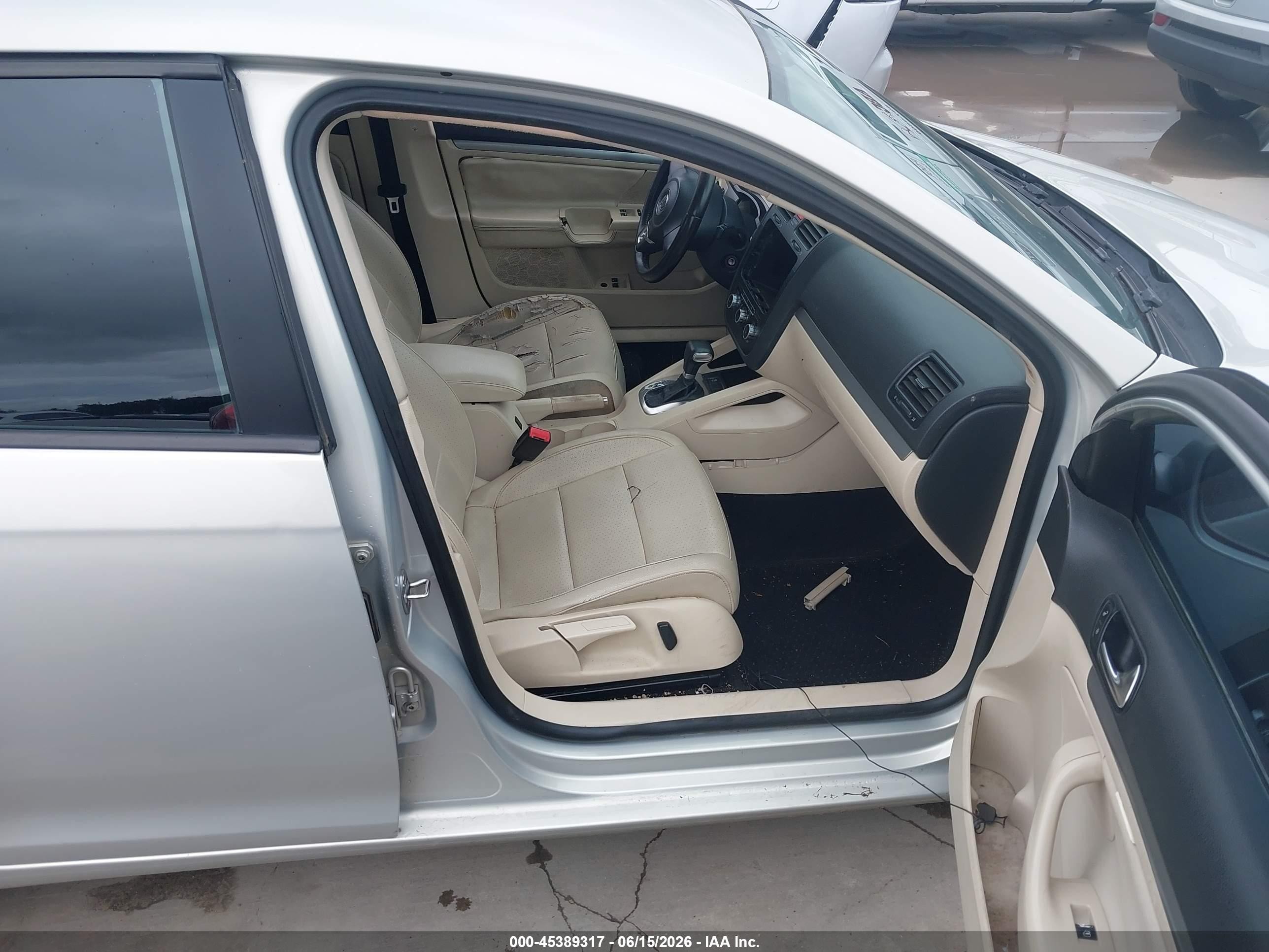 2010 Volkswagen Jetta Limited Edition White vin: 3VWAX7AJ4AM104700