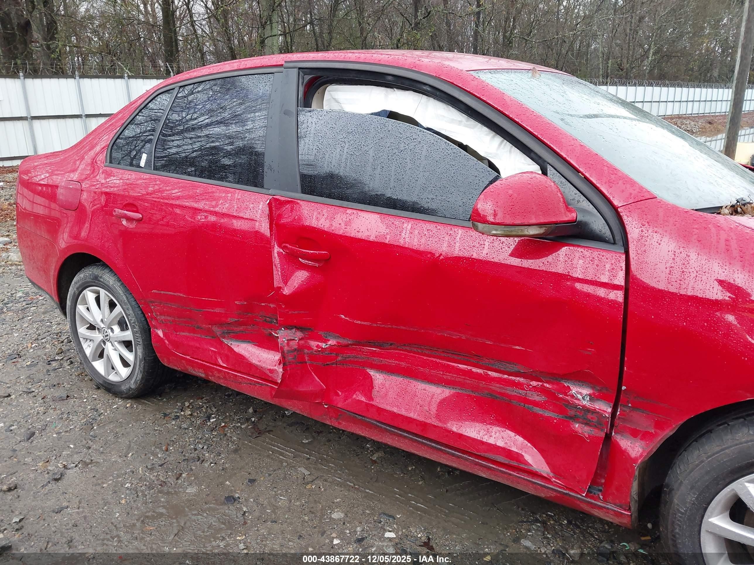 2010 Volkswagen Jetta Limited Edition Red vin: 3VWAX7AJ7AM164647