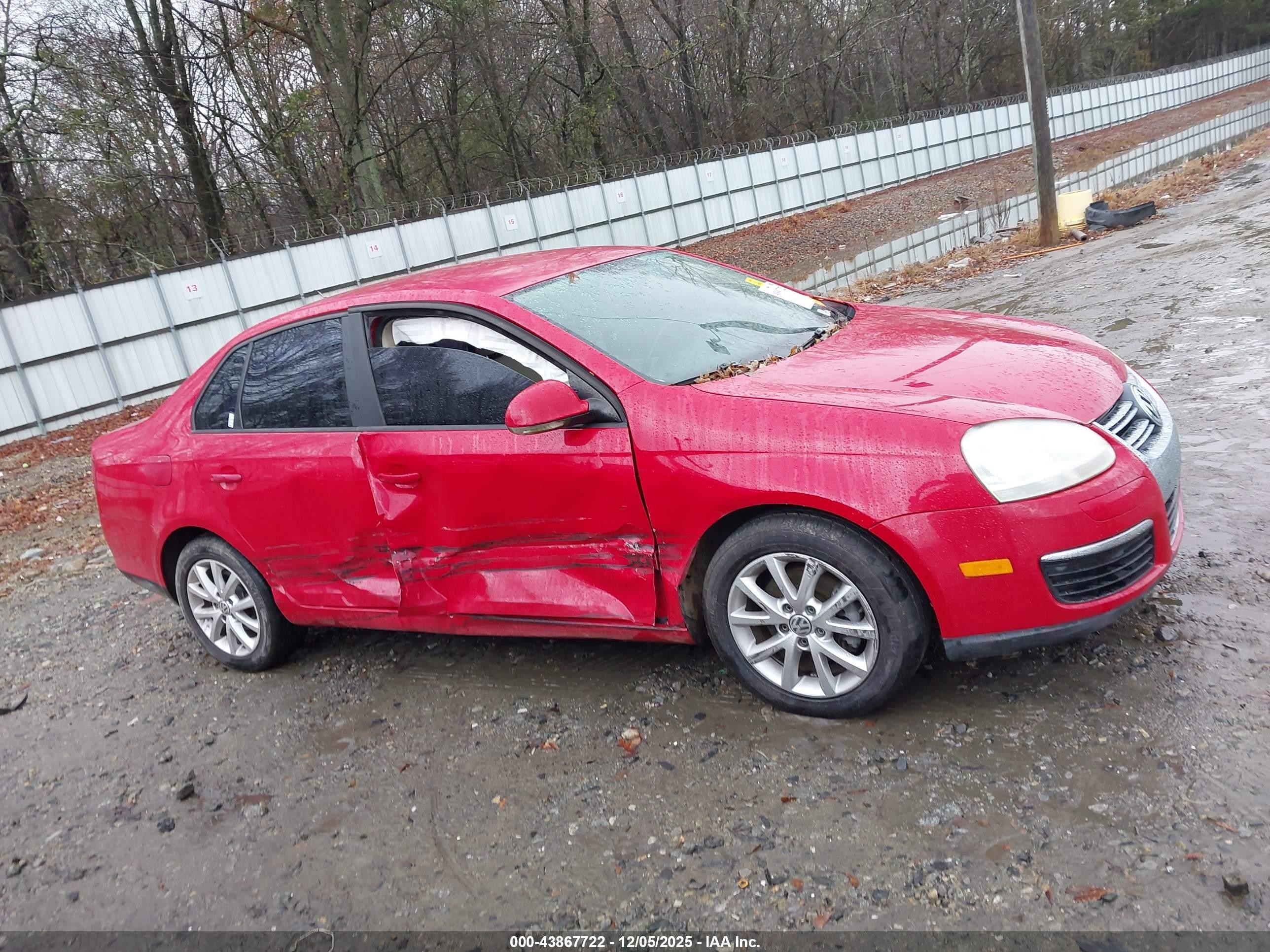 2010 Volkswagen Jetta Limited Edition Red vin: 3VWAX7AJ7AM164647