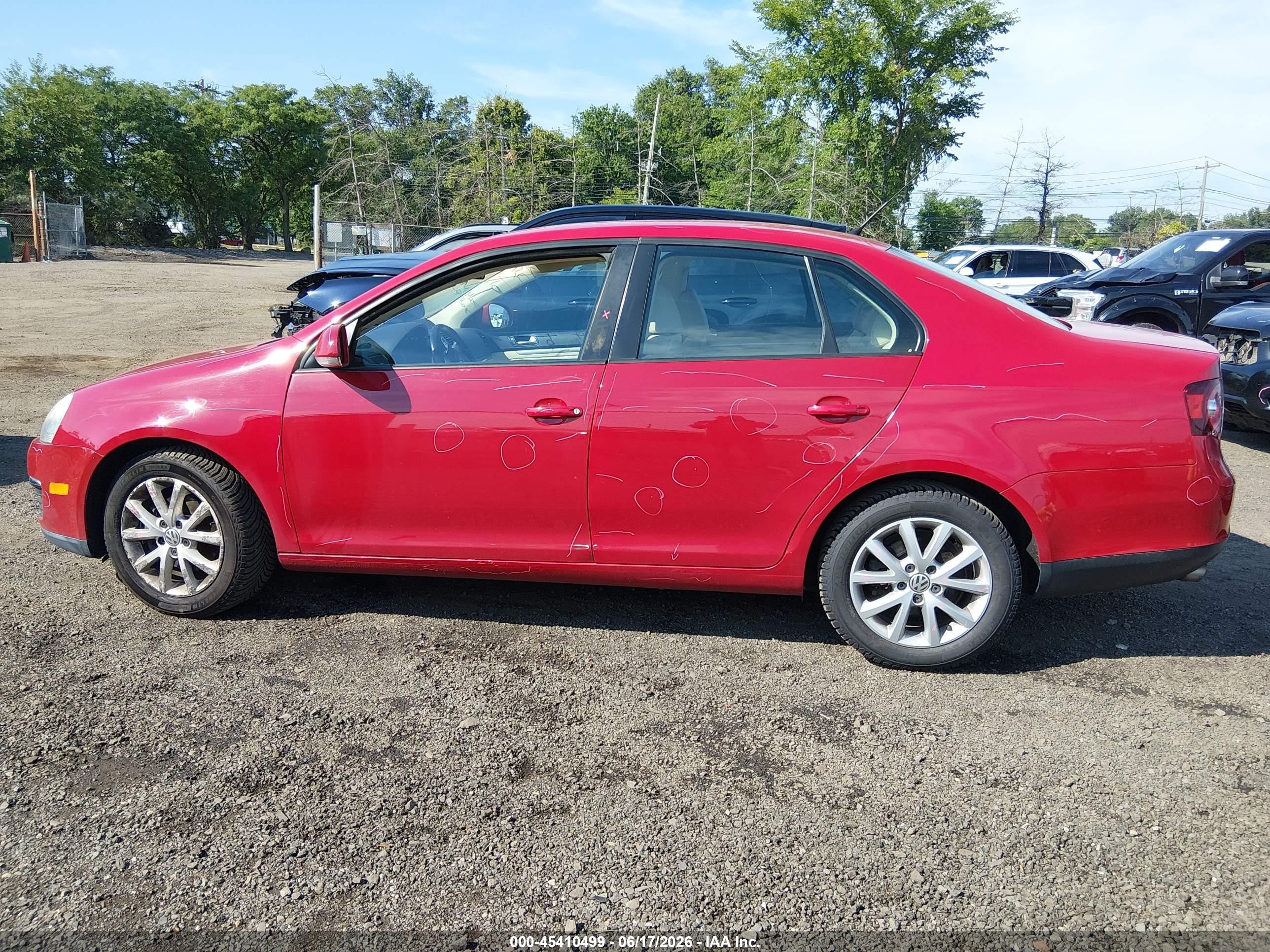 2010 Volkswagen Jetta Limited Edition Red vin: 3VWAX7AJ9AM123369