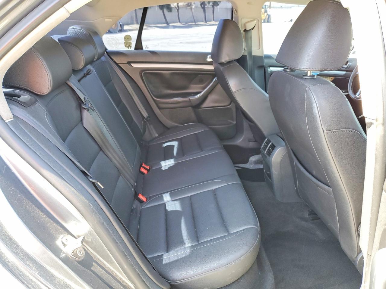 2010 Volkswagen Jetta Limited Gray vin: 3VWAZ7AJ2AM131193