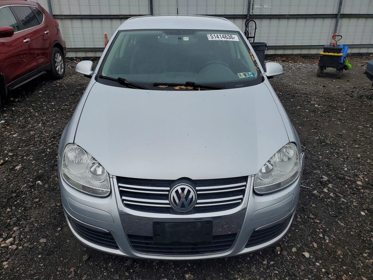 2010 Volkswagen Jetta Silver vin: 3VWAZ7AJ5AM127123