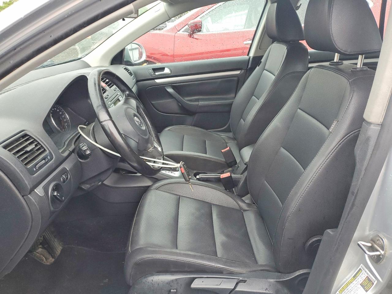 2010 Volkswagen Jetta Silver vin: 3VWAZ7AJ5AM127123