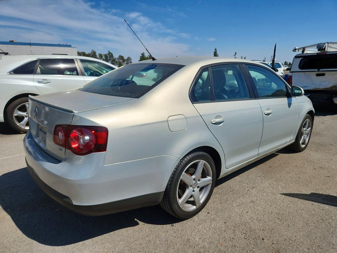 2010 Volkswagen Jetta Limited Silver vin: 3VWAZ7AJXAM107191