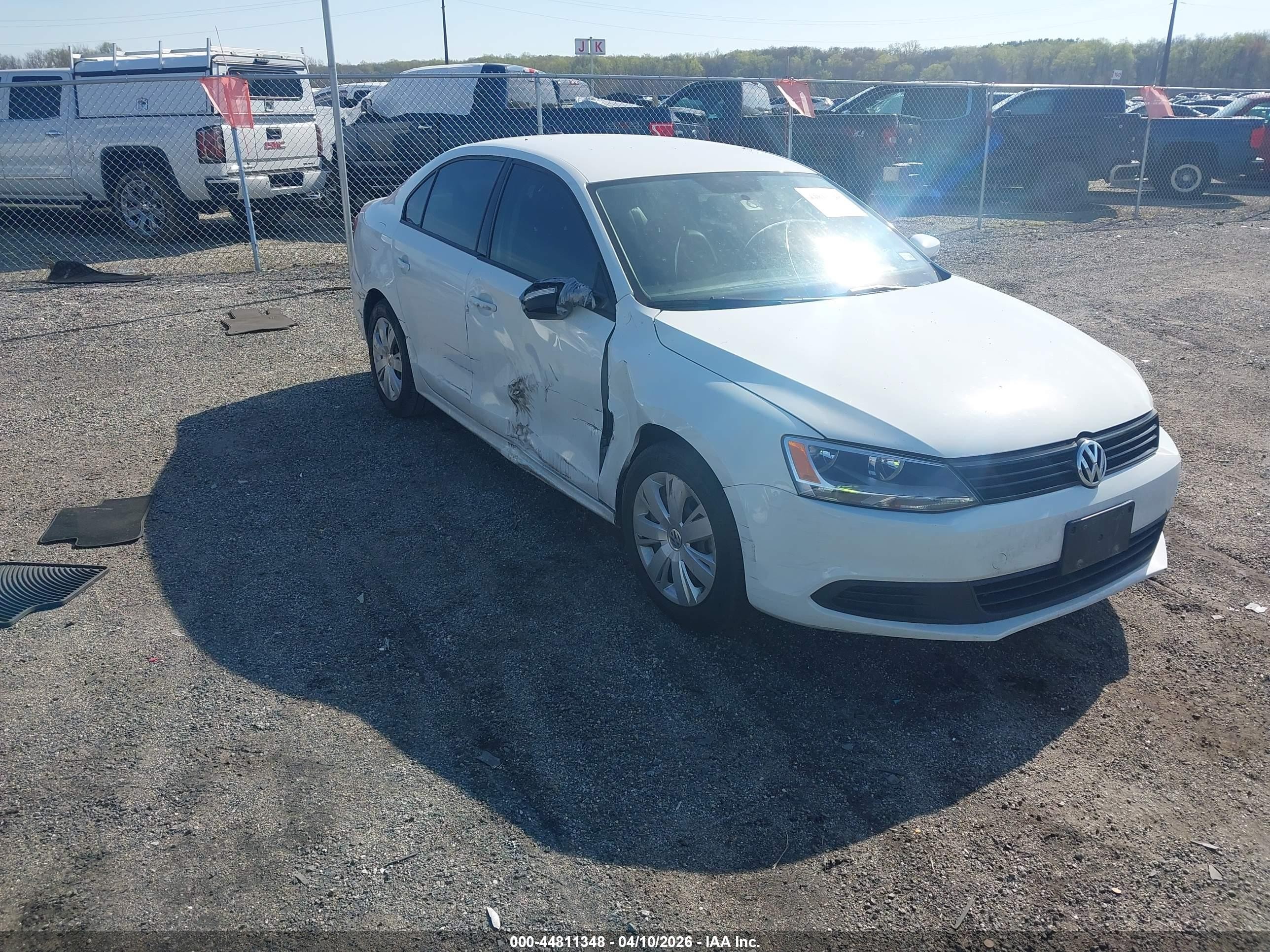 3VWB07AJ2EM328904