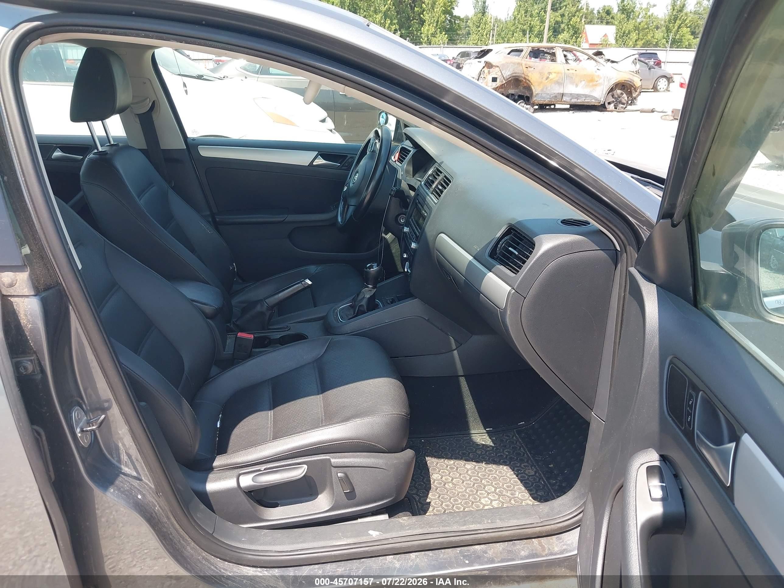 2014 Volkswagen Jetta 1.8t Se Gray vin: 3VWB07AJ3EM203412