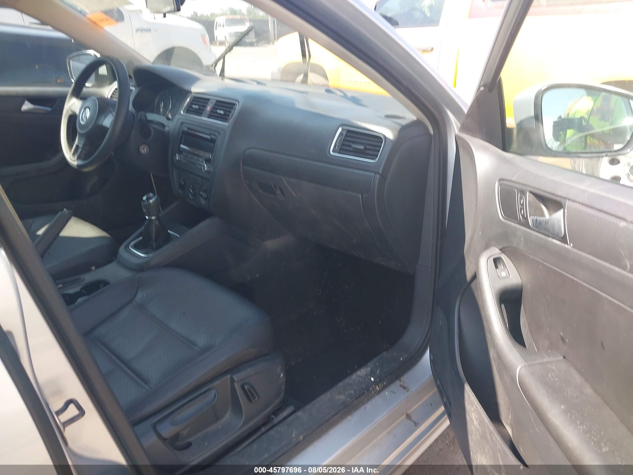 2014 Volkswagen Jetta 1.8t Se Серебряный vin: 3VWB07AJ4EM323025