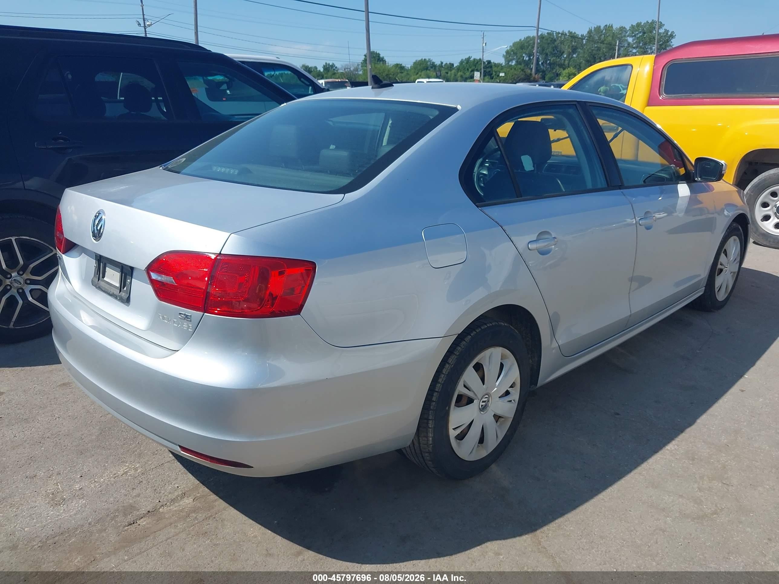 2014 Volkswagen Jetta 1.8t Se Серебряный vin: 3VWB07AJ4EM323025