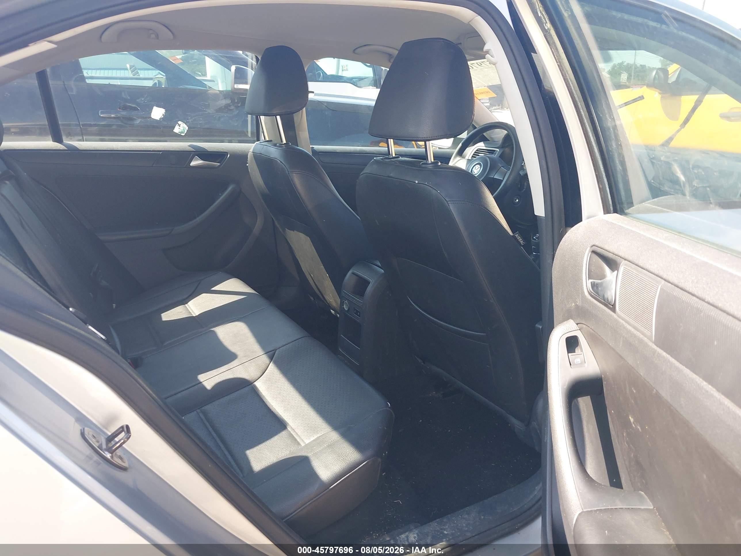 2014 Volkswagen Jetta 1.8t Se Серебряный vin: 3VWB07AJ4EM323025