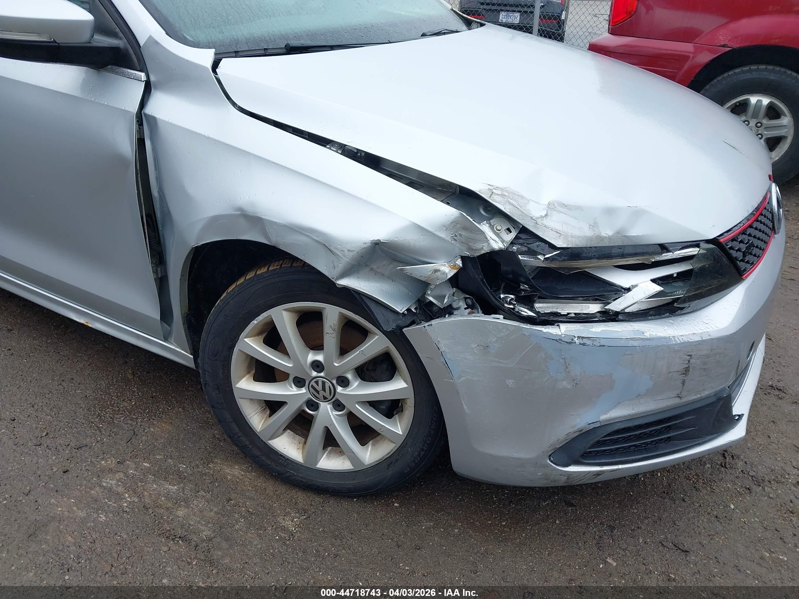 2014 Volkswagen Jetta 1.8t Se Серебряный vin: 3VWB17AJ5EM206261