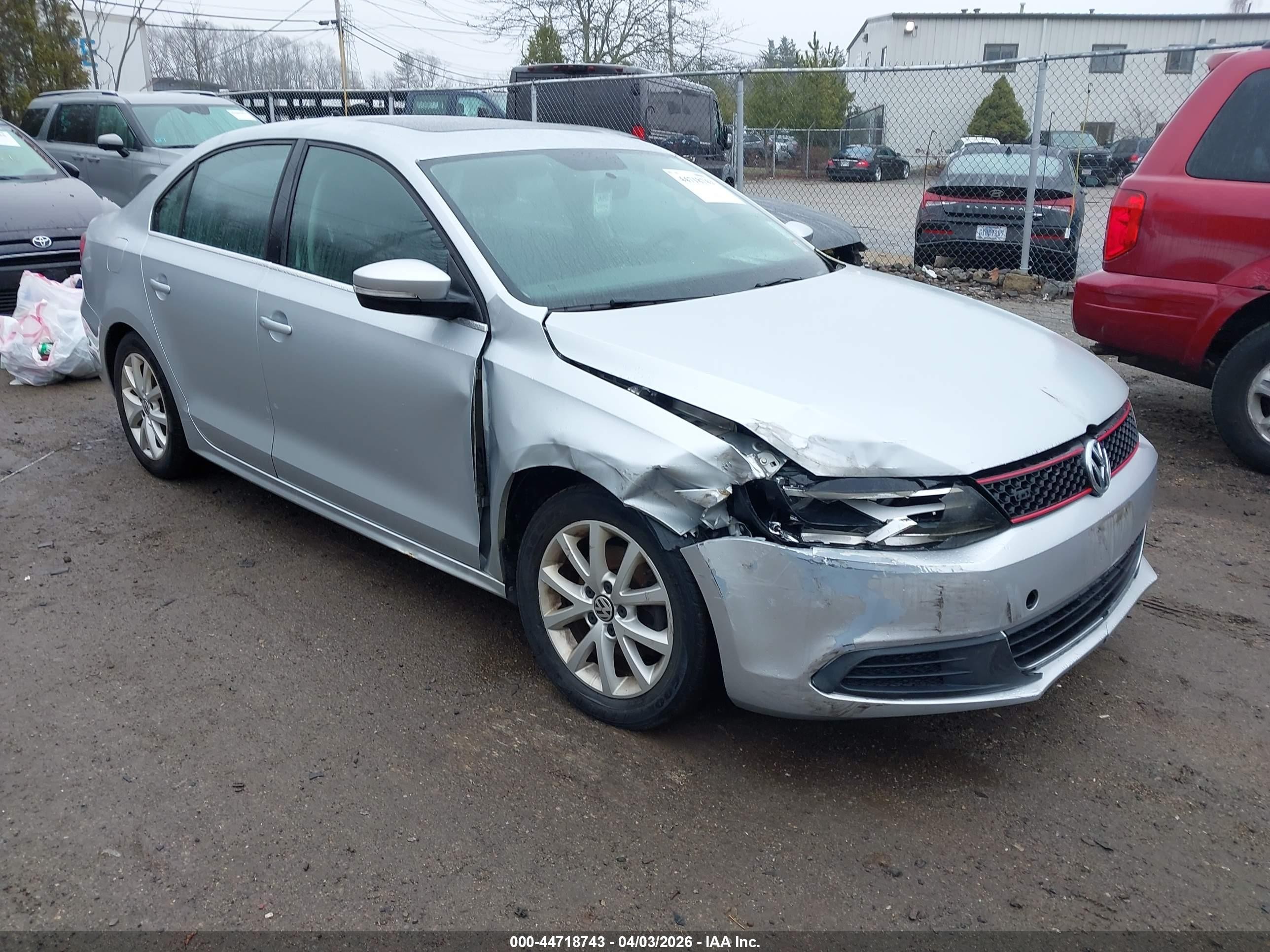 2014 Volkswagen Jetta 1.8t Se Silver vin: 3VWB17AJ5EM206261
