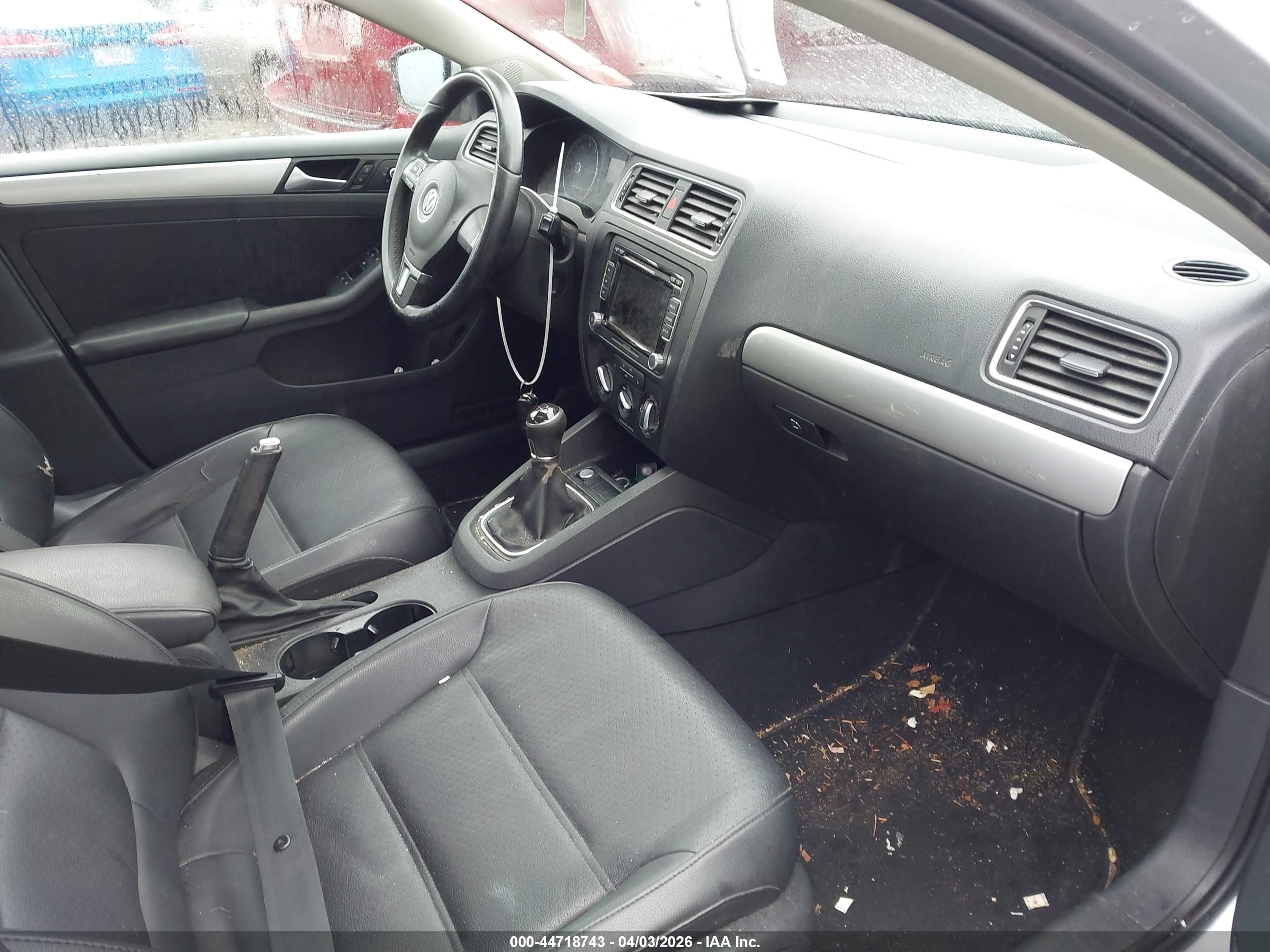 2014 Volkswagen Jetta 1.8t Se Серебряный vin: 3VWB17AJ5EM206261