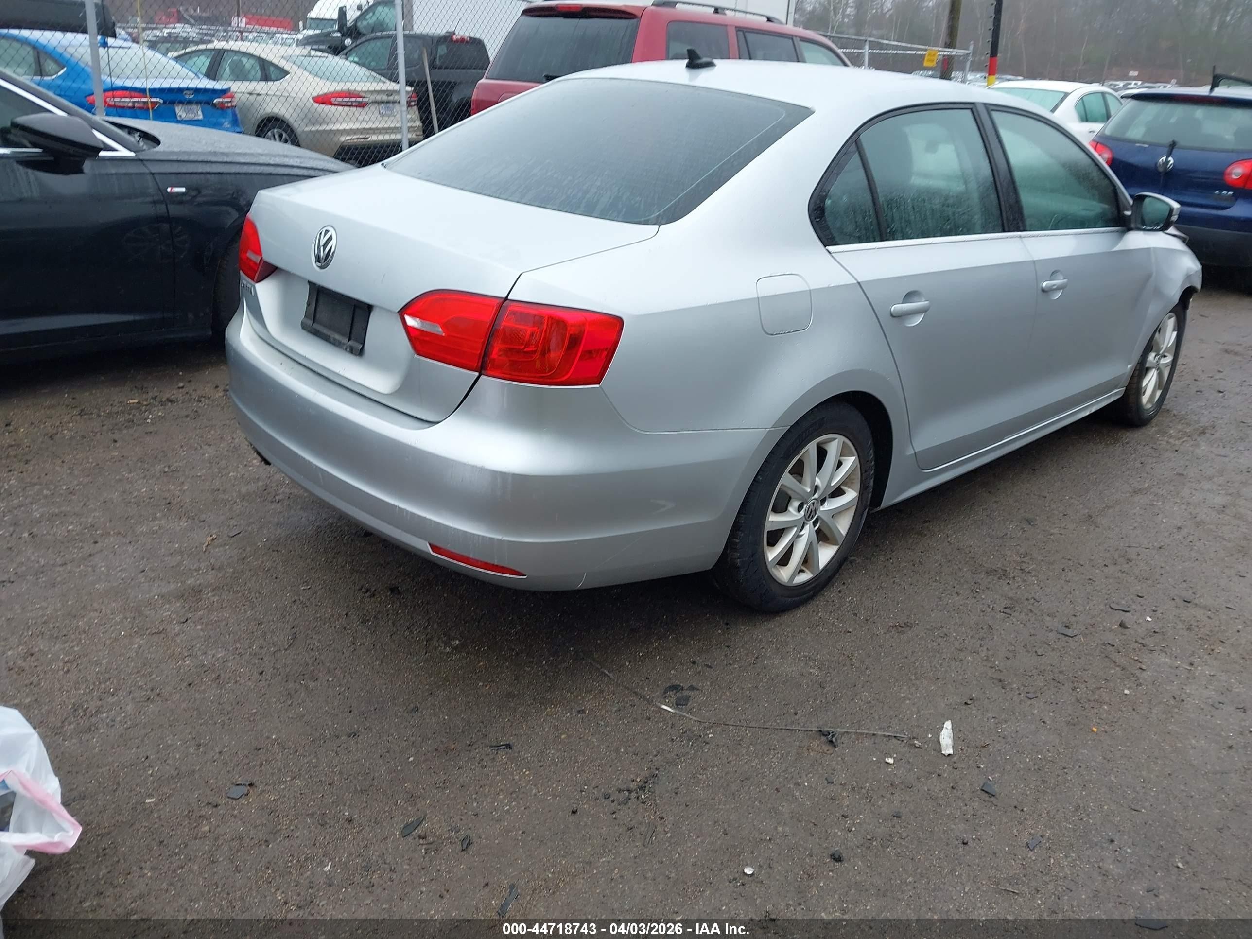 2014 Volkswagen Jetta 1.8t Se Серебряный vin: 3VWB17AJ5EM206261