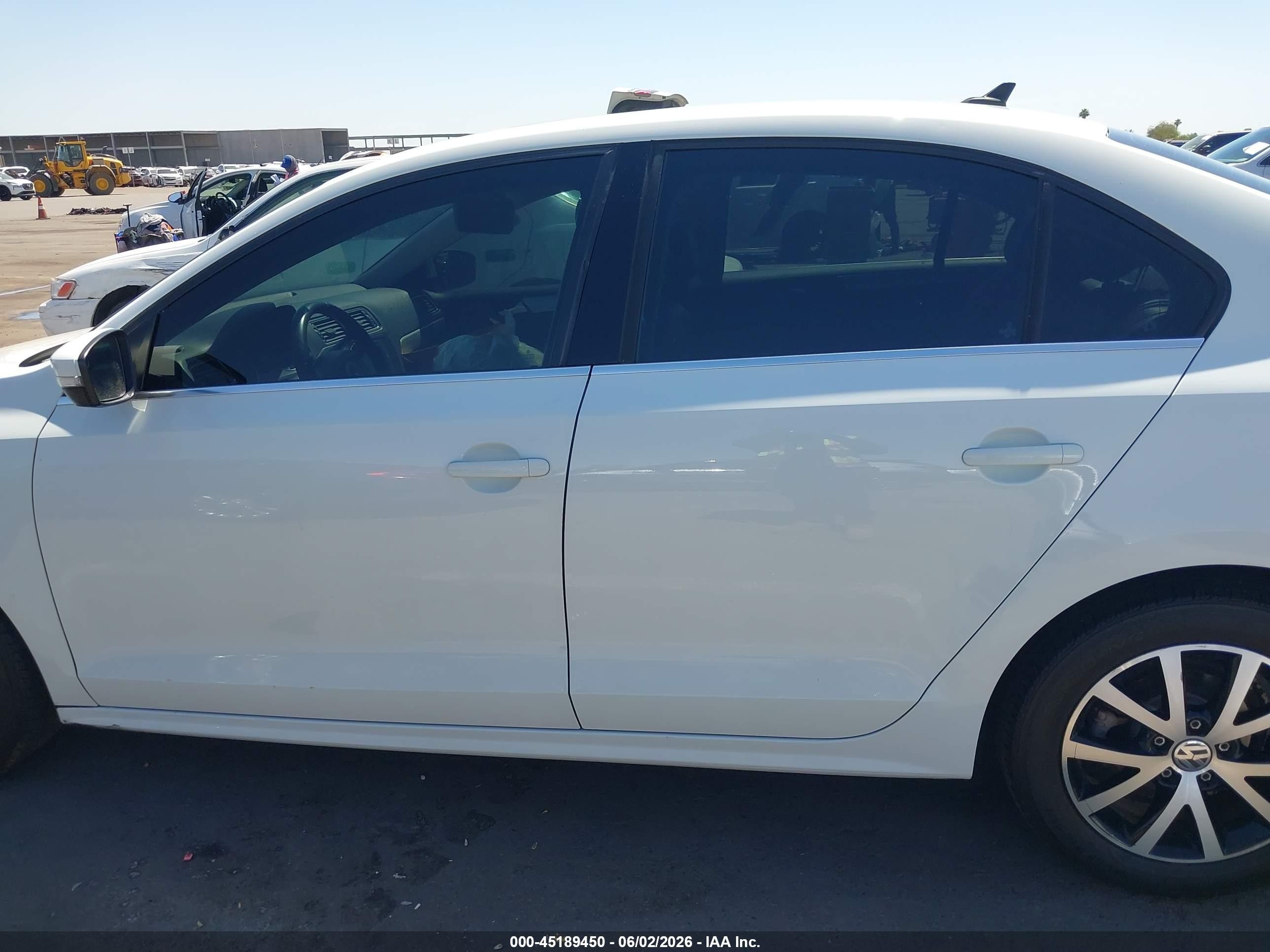 2017 Volkswagen Jetta 1.4t Se Белый vin: 3VWB67AJ9HM358226