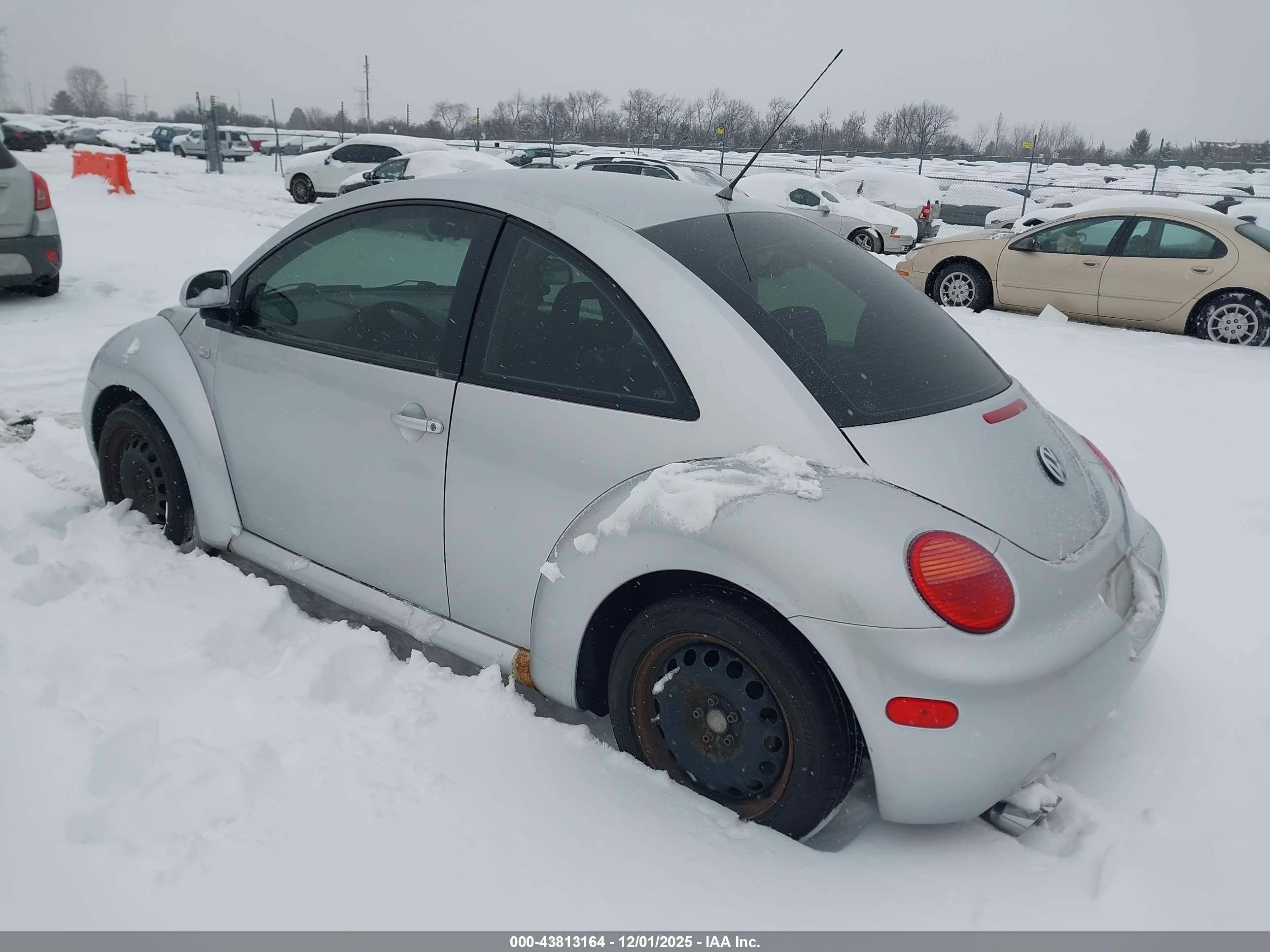 1999 Volkswagen New Beetle Gl Silver vin: 3VWBA21C0XM413986