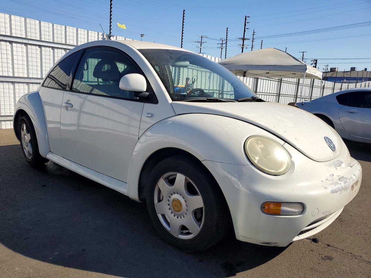 2000 Volkswagen New Beetle Gl White vin: 3VWBA21C0YM468018
