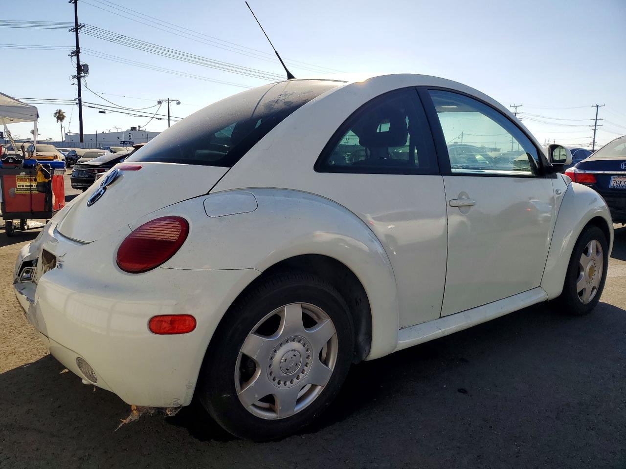2000 Volkswagen New Beetle Gl White vin: 3VWBA21C0YM468018