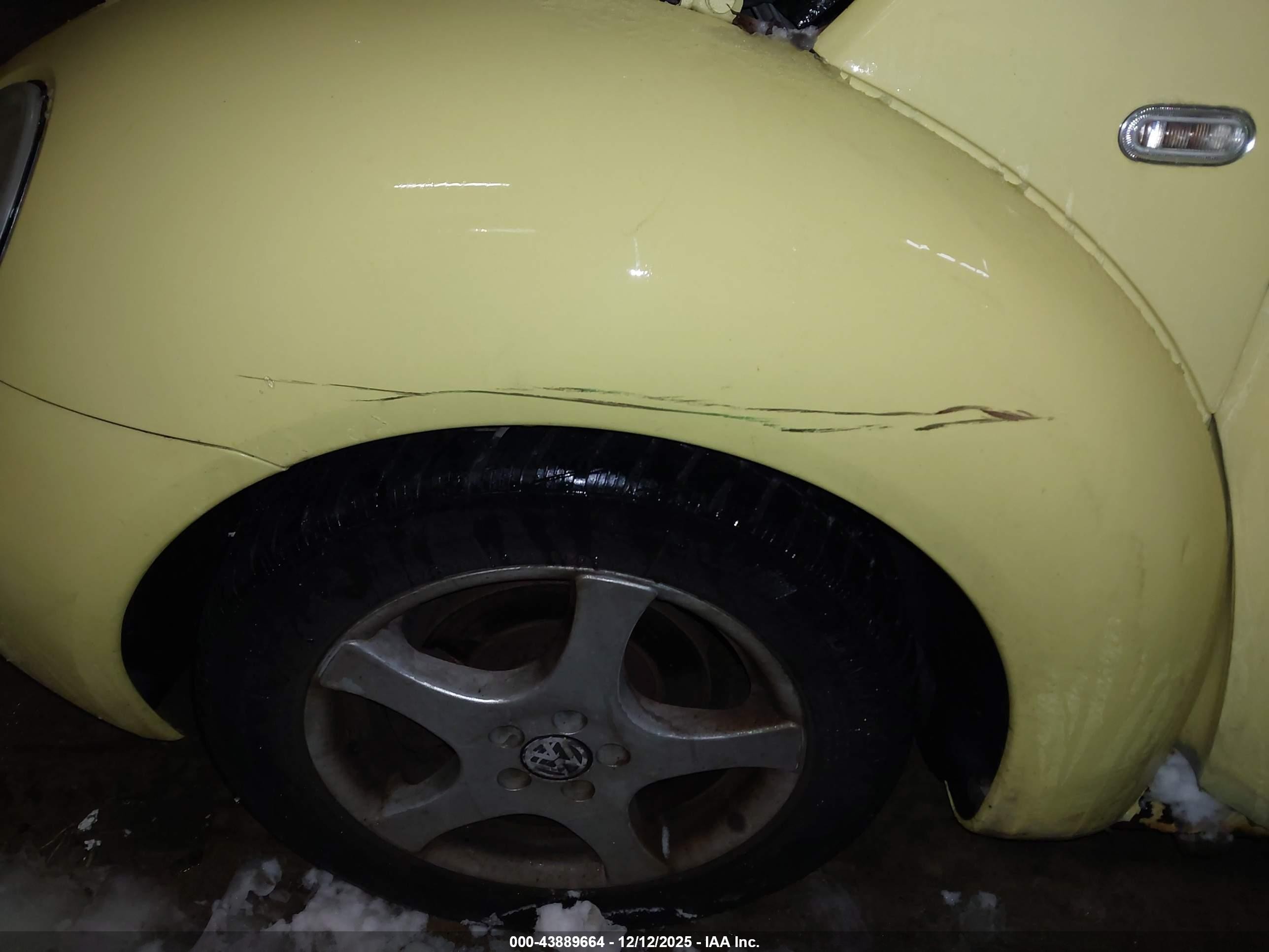 1999 Volkswagen New Beetle Gl Yellow vin: 3VWBA21C1XM453378