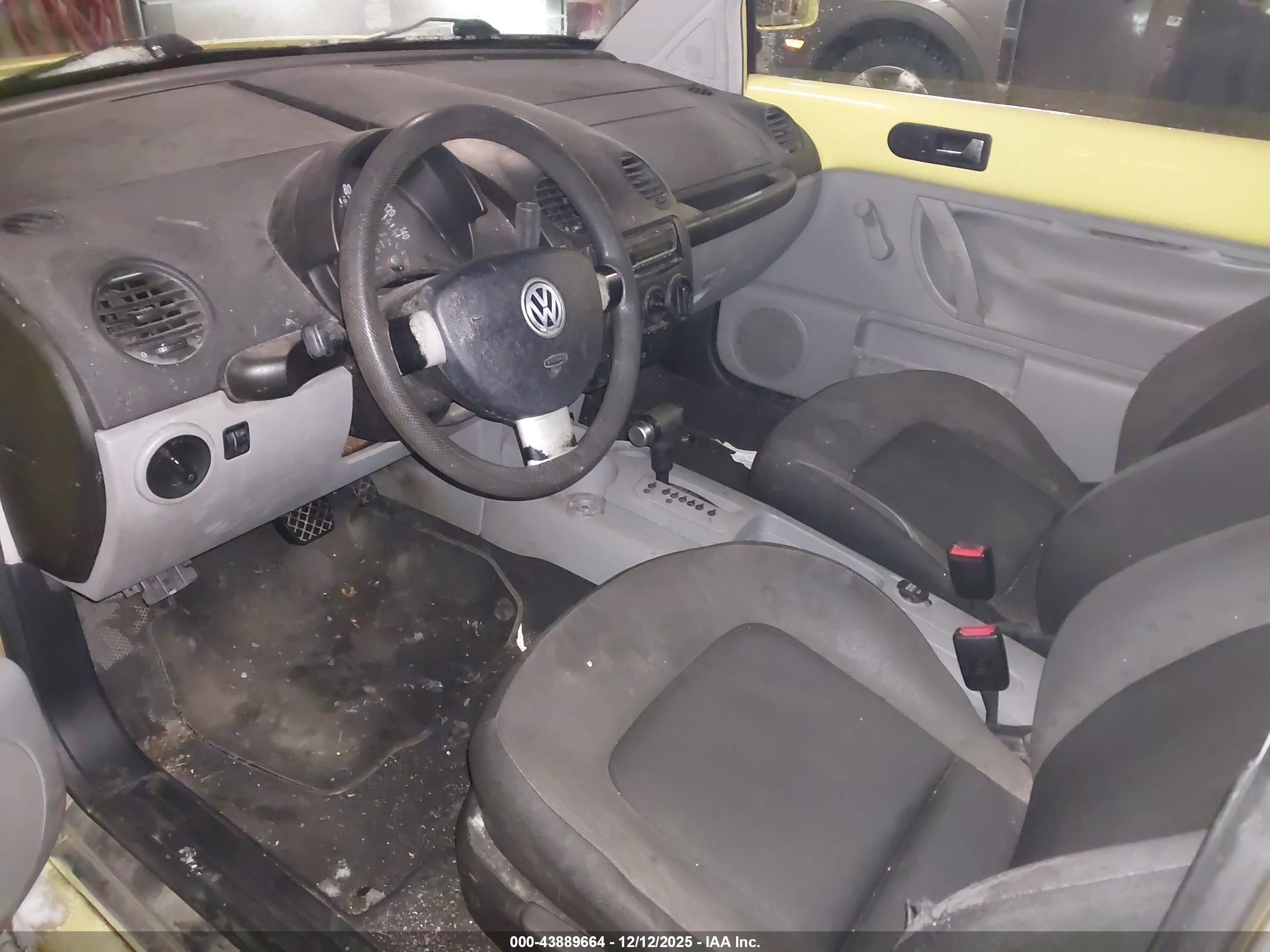 1999 Volkswagen New Beetle Gl Yellow vin: 3VWBA21C1XM453378