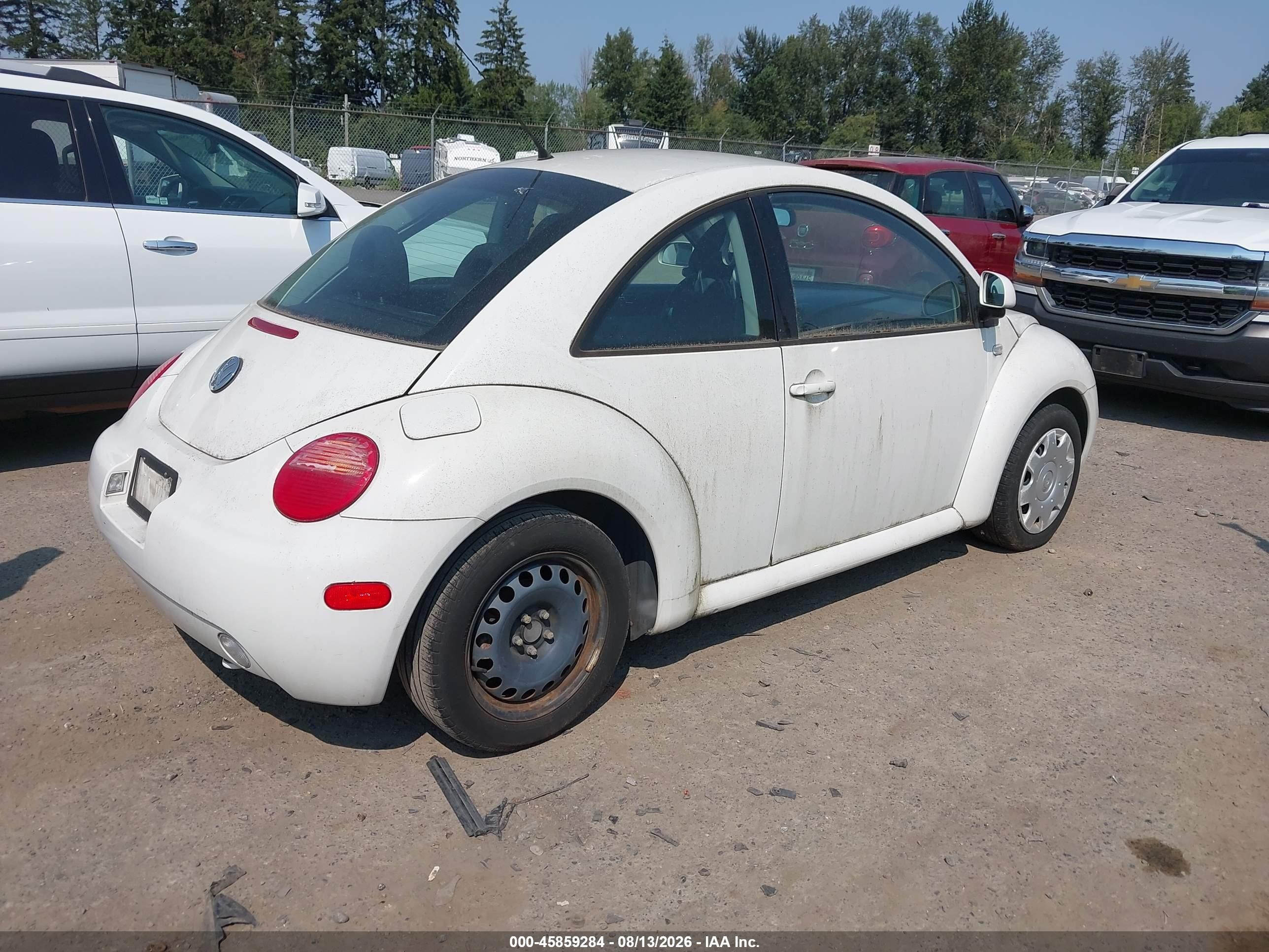 2000 Volkswagen New Beetle Gl White vin: 3VWBA21C3YM498310